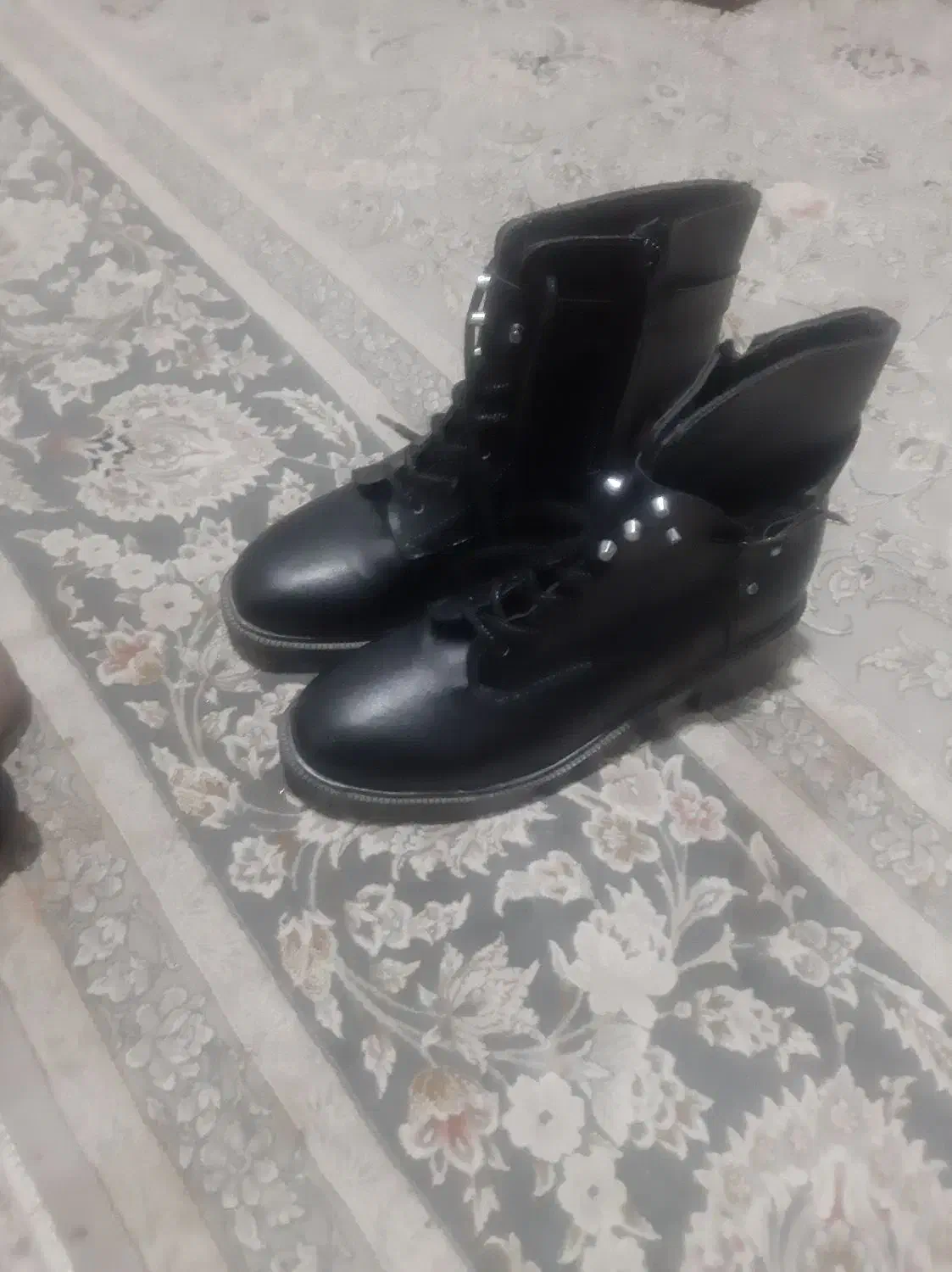 دو جفت نیم بوت یکیش نو ویکیش کارکرد ویک جفت کتونی|کیف، کفش، کمربند|فردیس, خیام غربی|دیوار