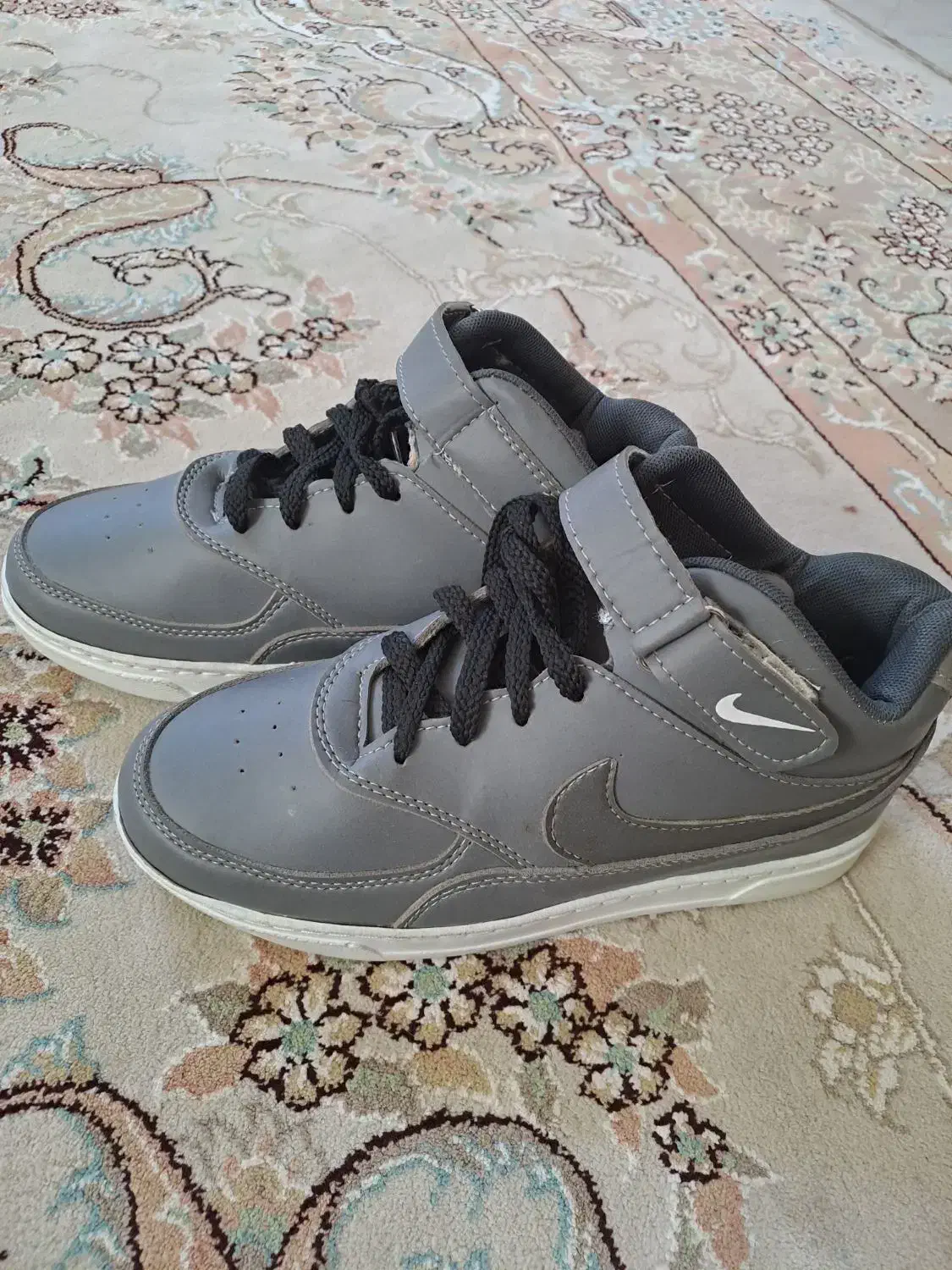 کفش اسپرت نو|کیف، کفش، کمربند|هشتگرد, هشتگرد قدیم|دیوار