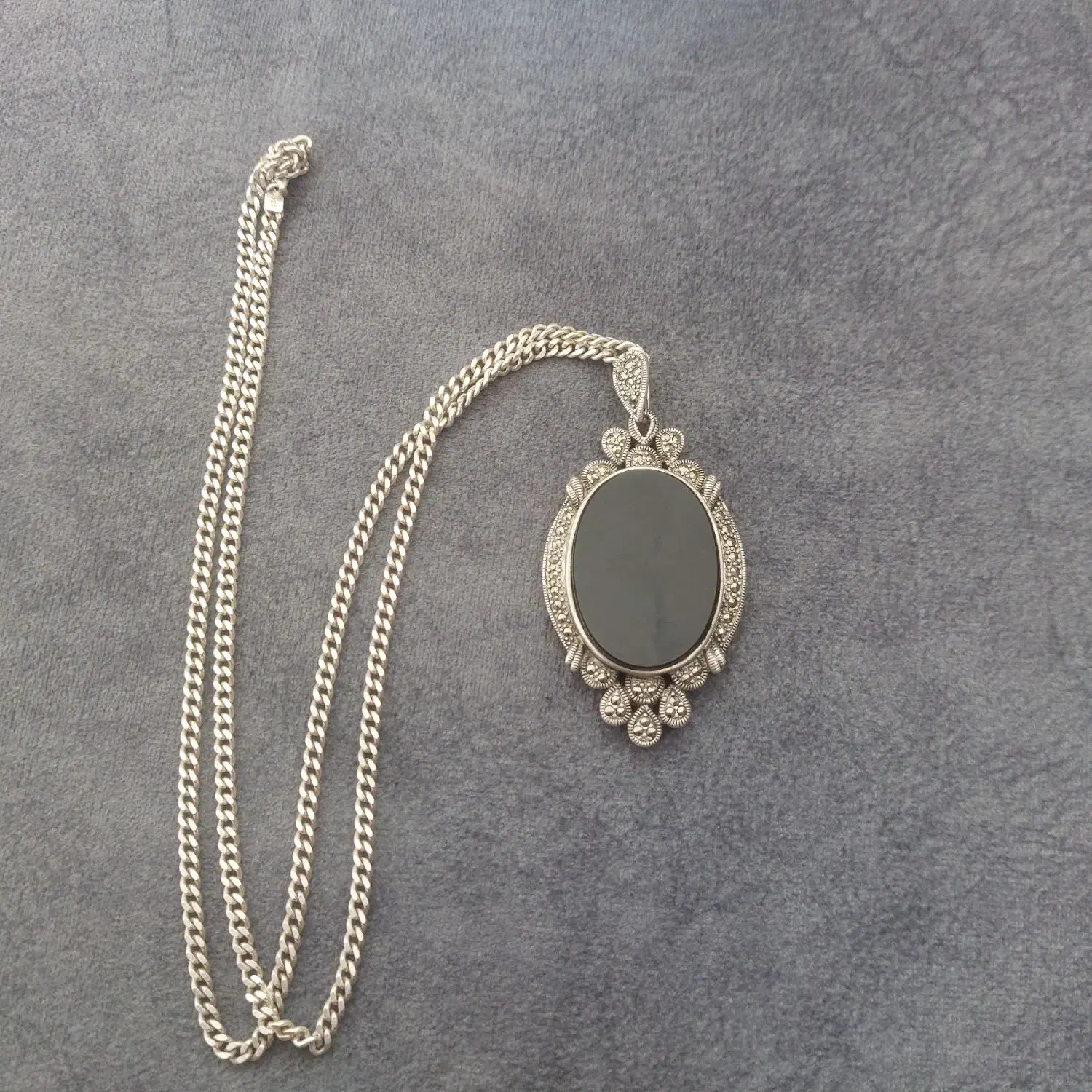 زنجیر نقره|جواهرات|پرند, فاز ۶|دیوار