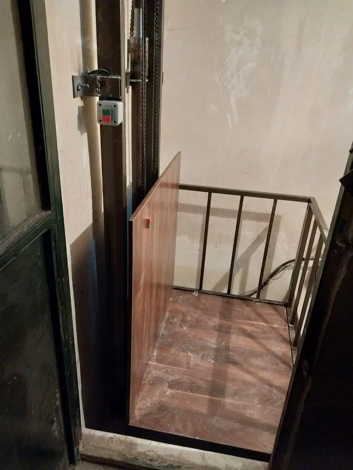 بالابرهیدرولیک فروشگاهی.مسکونی.کارگاهی.چاله سرویس|خدمات پیشه و مهارت|کرج, گلشهر|دیوار