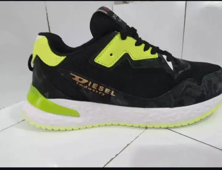 کیف و کفش|کیف، کفش، کمربند|بم, |دیوار