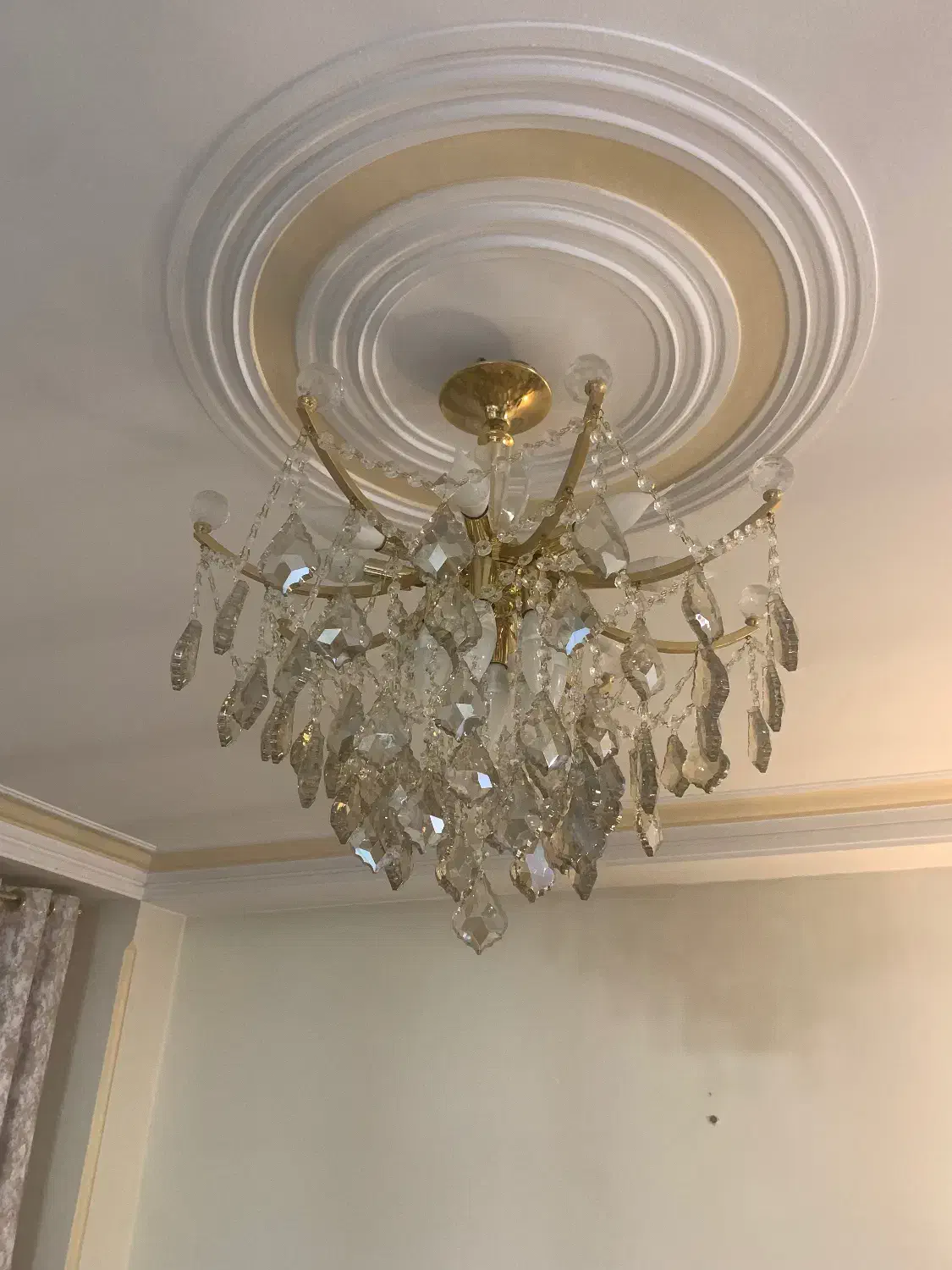 یک جفت لوستر لوکس برنز|لوستر و چراغ آویز|پردیس, فاز ۱|دیوار