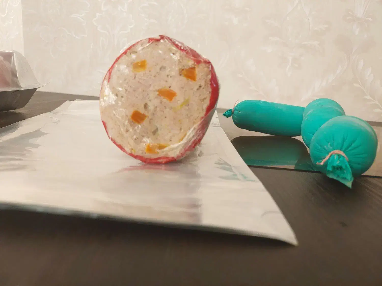 سوسیس کالباس خانگی مرغ و بوقلمون با ارسال رایگان|خوردنی و آشامیدنی|شیراز, درکی|دیوار