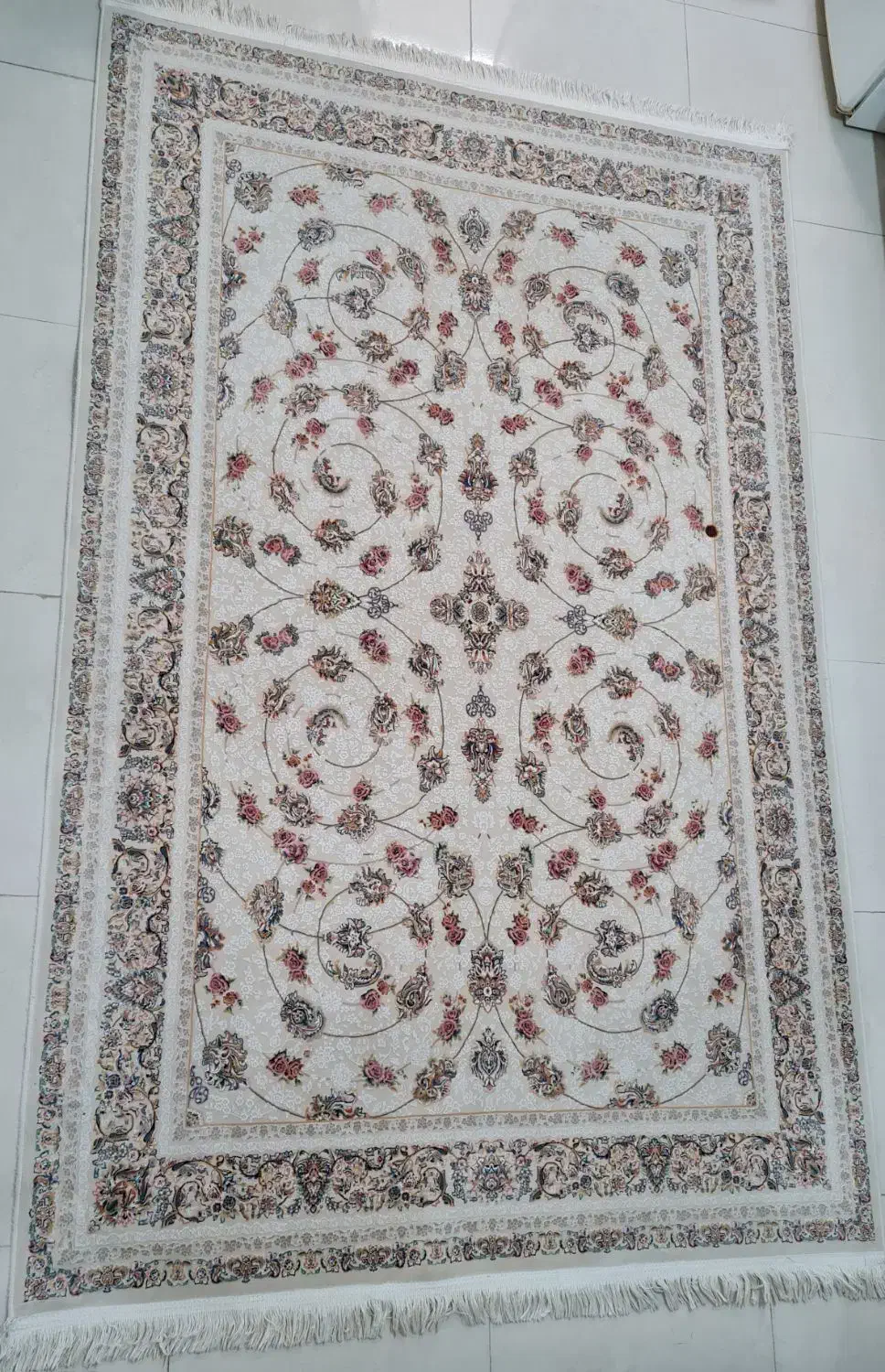 یک تخته فرش 4 متری 1200 شانه تراکم 3600|فرش|تهران, سجاد|دیوار