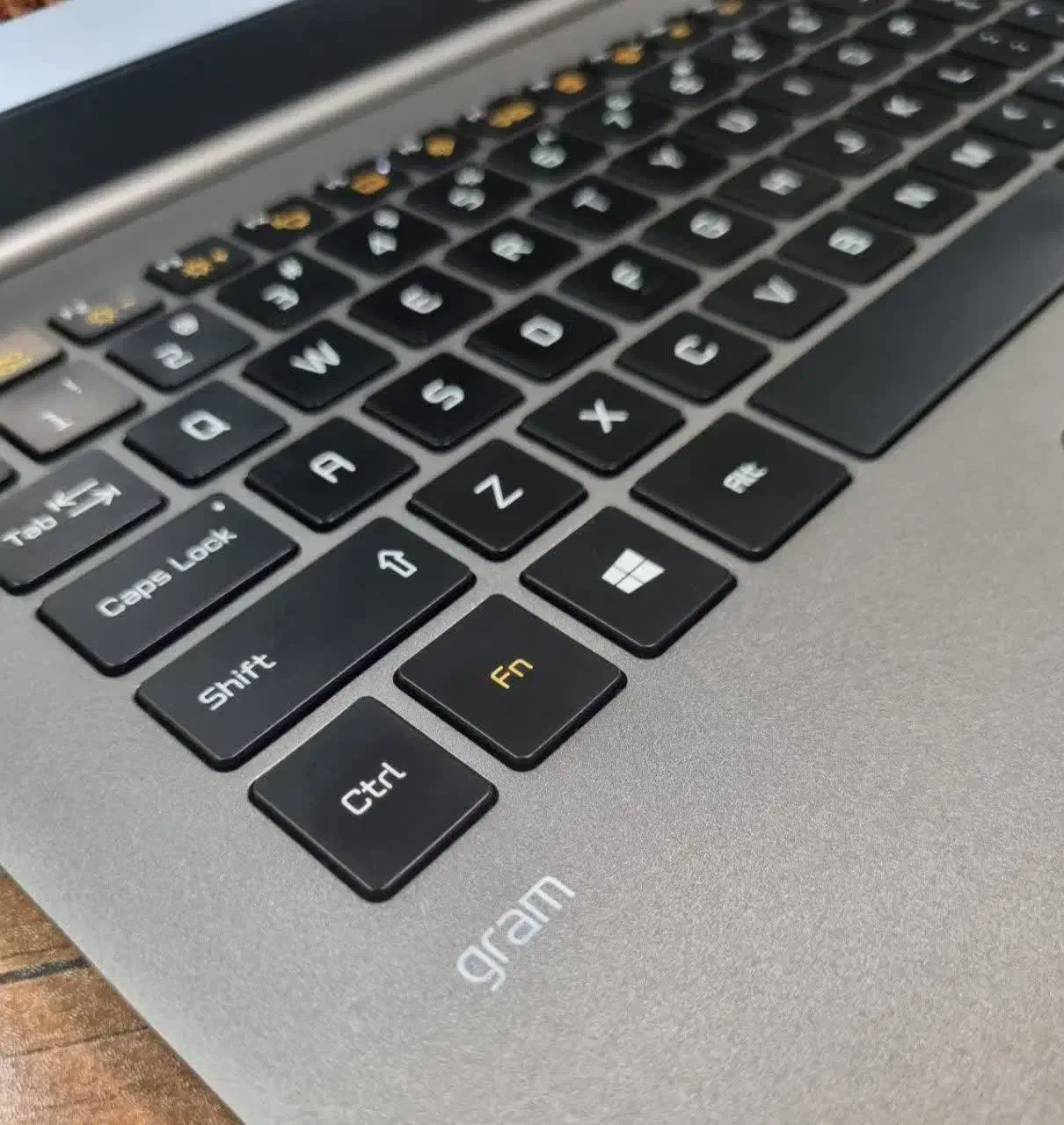 لپتاپاقساطی LG gram نمایشگرOLED وزن۹۰۰g قویi5نسل۸|رایانه همراه|مشهد, سعد آباد|دیوار