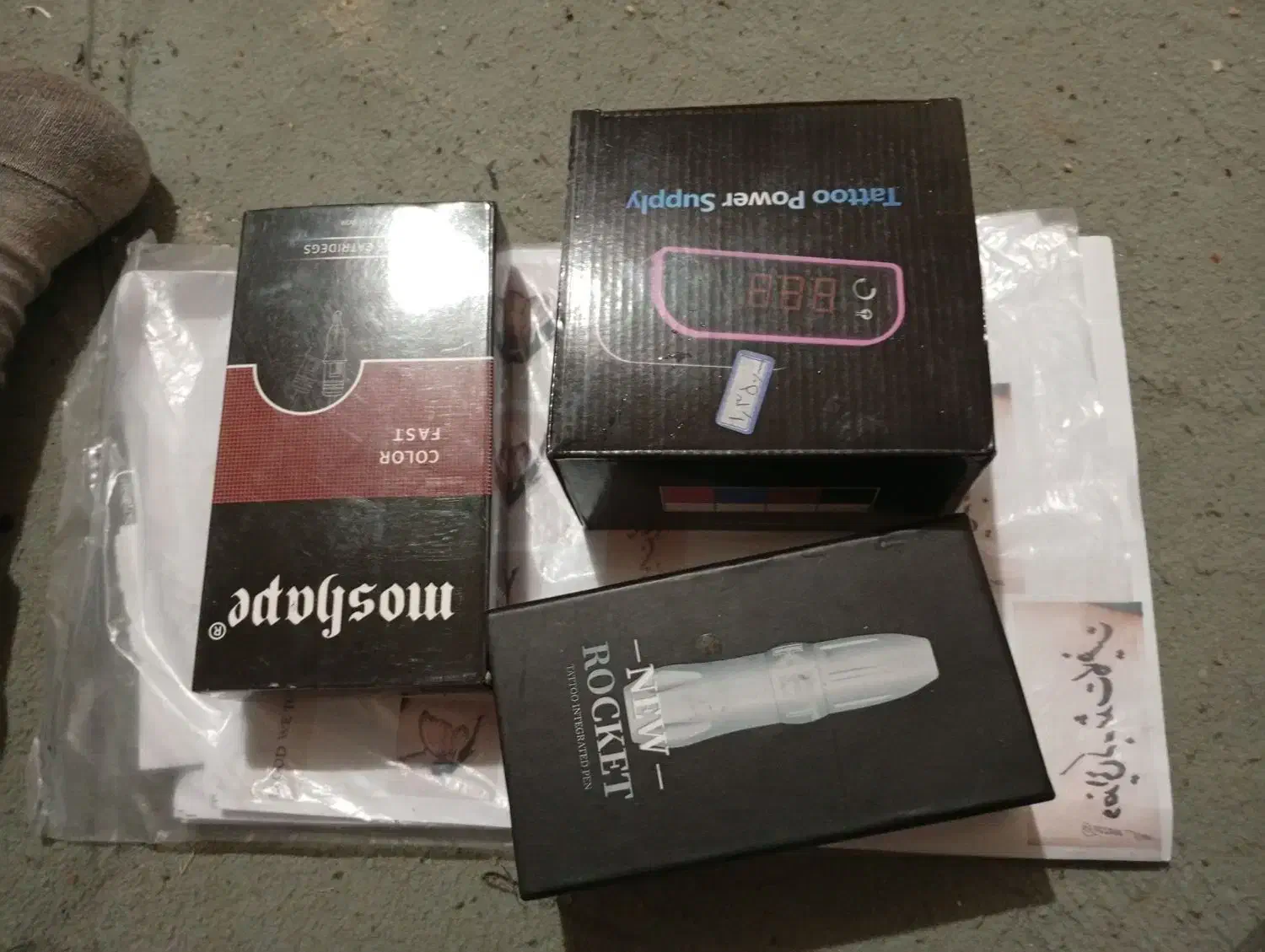 دستگاه تتو زنی|آرایشگاه و سالن‌های زیبایی|سلامی, |دیوار