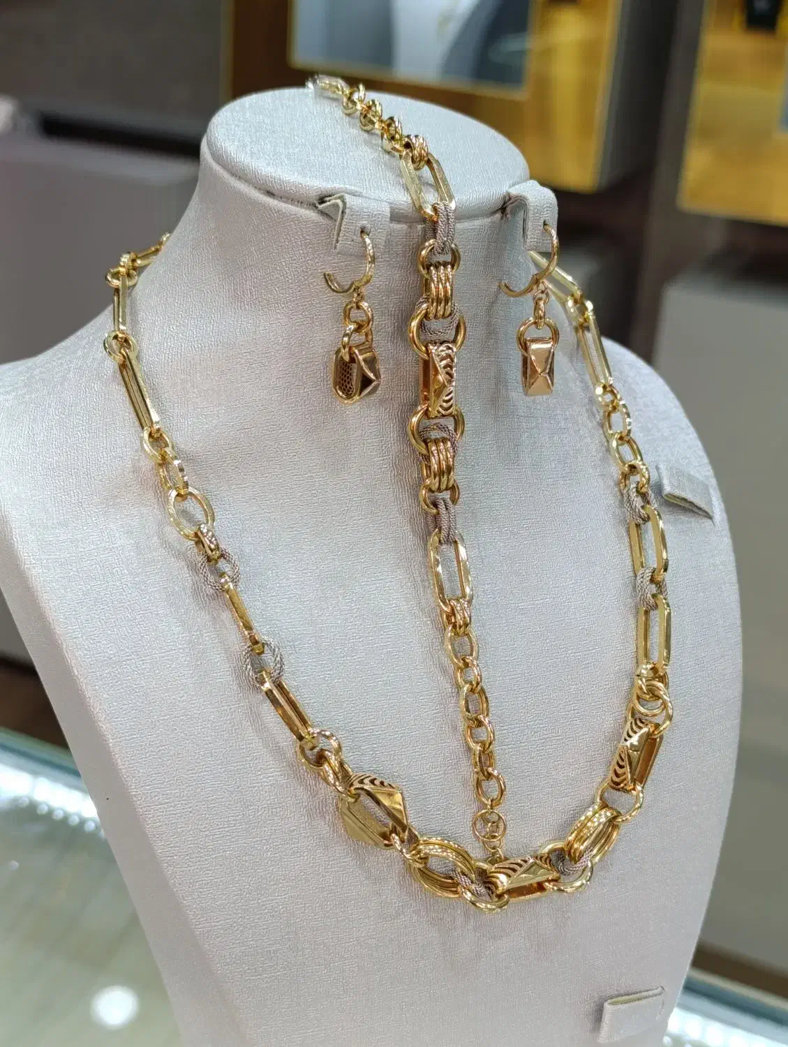 سرویس بدون اجرت مدل چاوان|جواهرات|ایلام, |دیوار