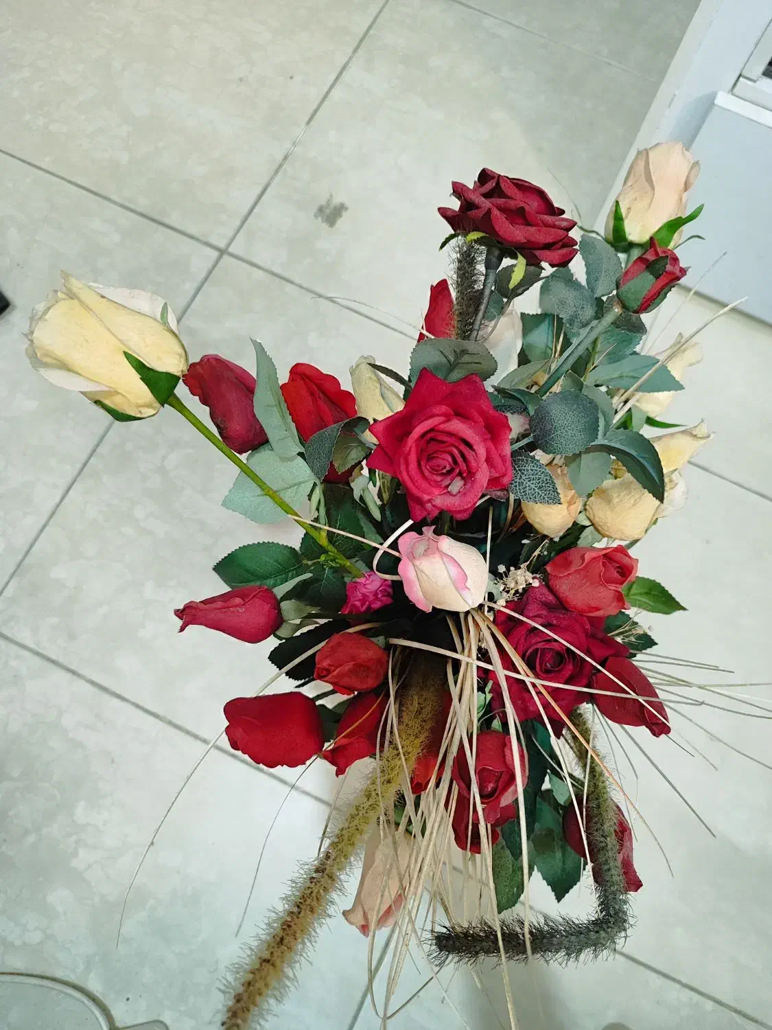 گل رز(۲۶عدد)|گل مصنوعی|قائم‌شهر, |دیوار