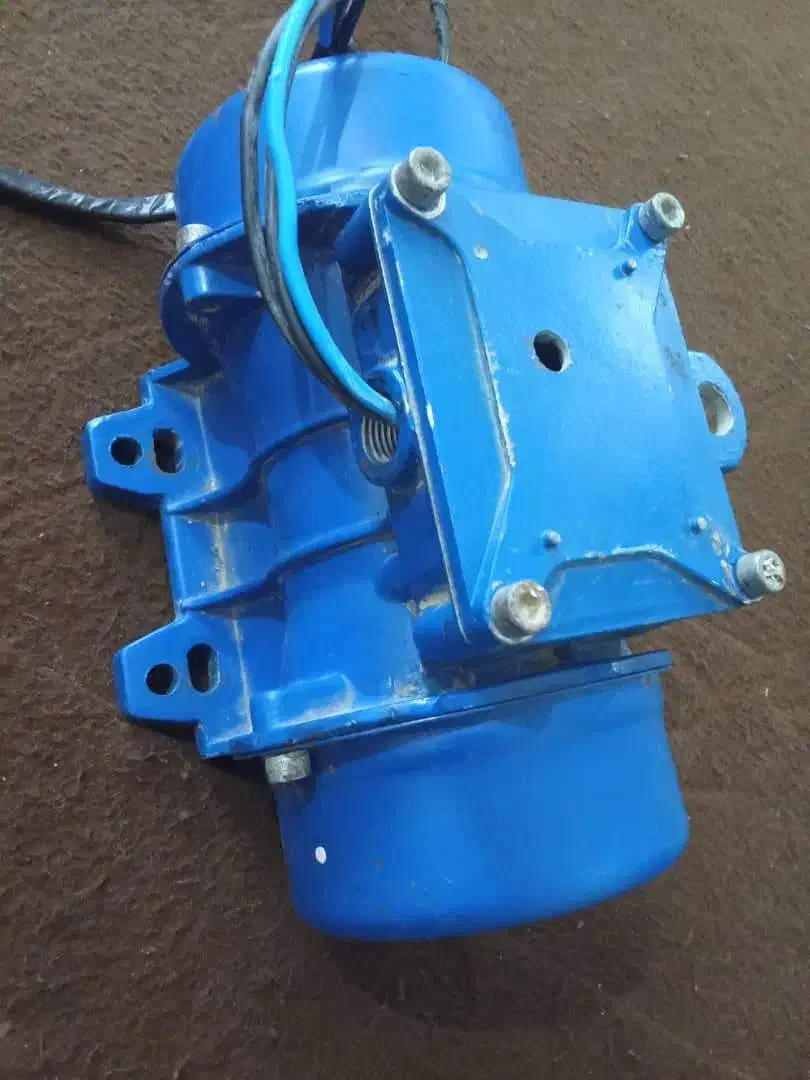 موتور ویبره 3 فاز سیم پیچ تعویض شده|ماشین‌آلات صنعتی|صدرا-فارس, فاز ۱|دیوار