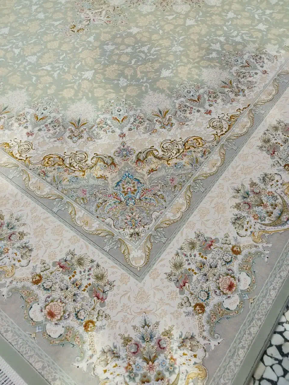 فرش ۱۲۰۰ صددرصد اکریلیک|فرش|قم, قلعه یزدیها|دیوار