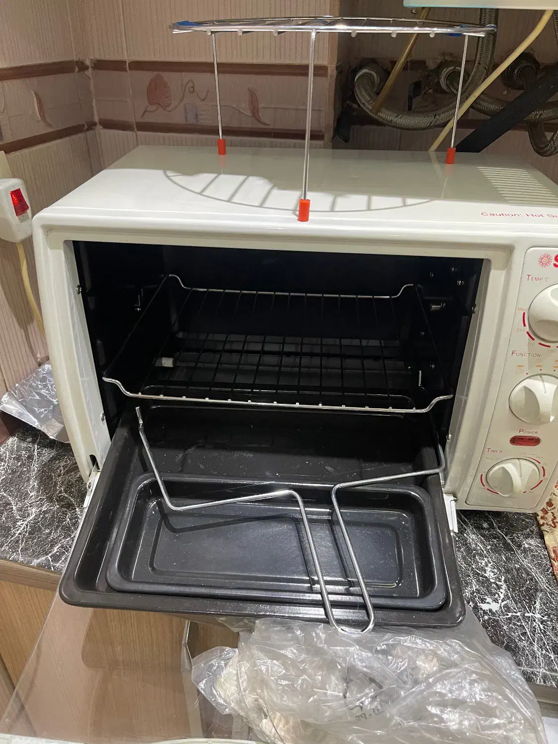 توستر نونو فقط تو جابه جایی کارتن ندارد|اجاق گاز و لوازم برقی پختوپز|ری, فیروزآبادی|دیوار