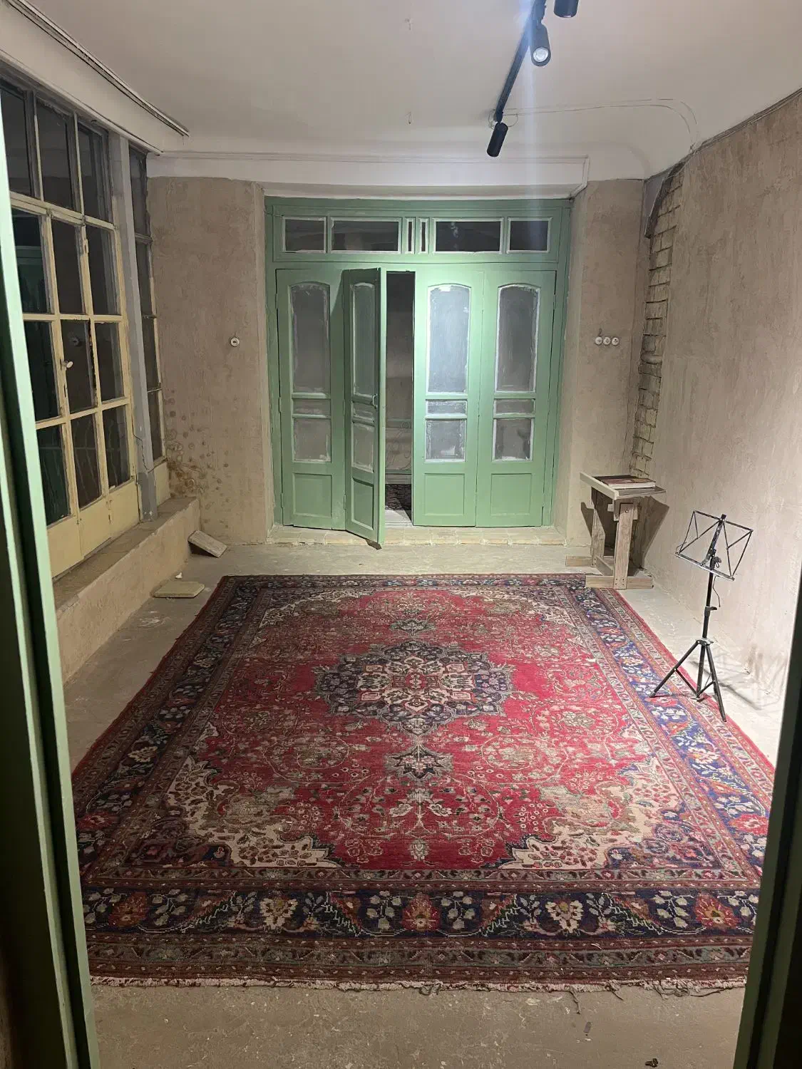 اجاره دفتر کار از یک کافه گالری|اجارهٔ دفتر کار، اتاق اداری، مطب|اصفهان, نقش جهان|دیوار