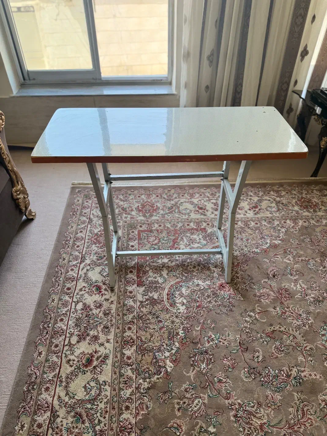 میز چرخ خیاطی|لوازم خیاطی و بافتنی|میانه, |دیوار