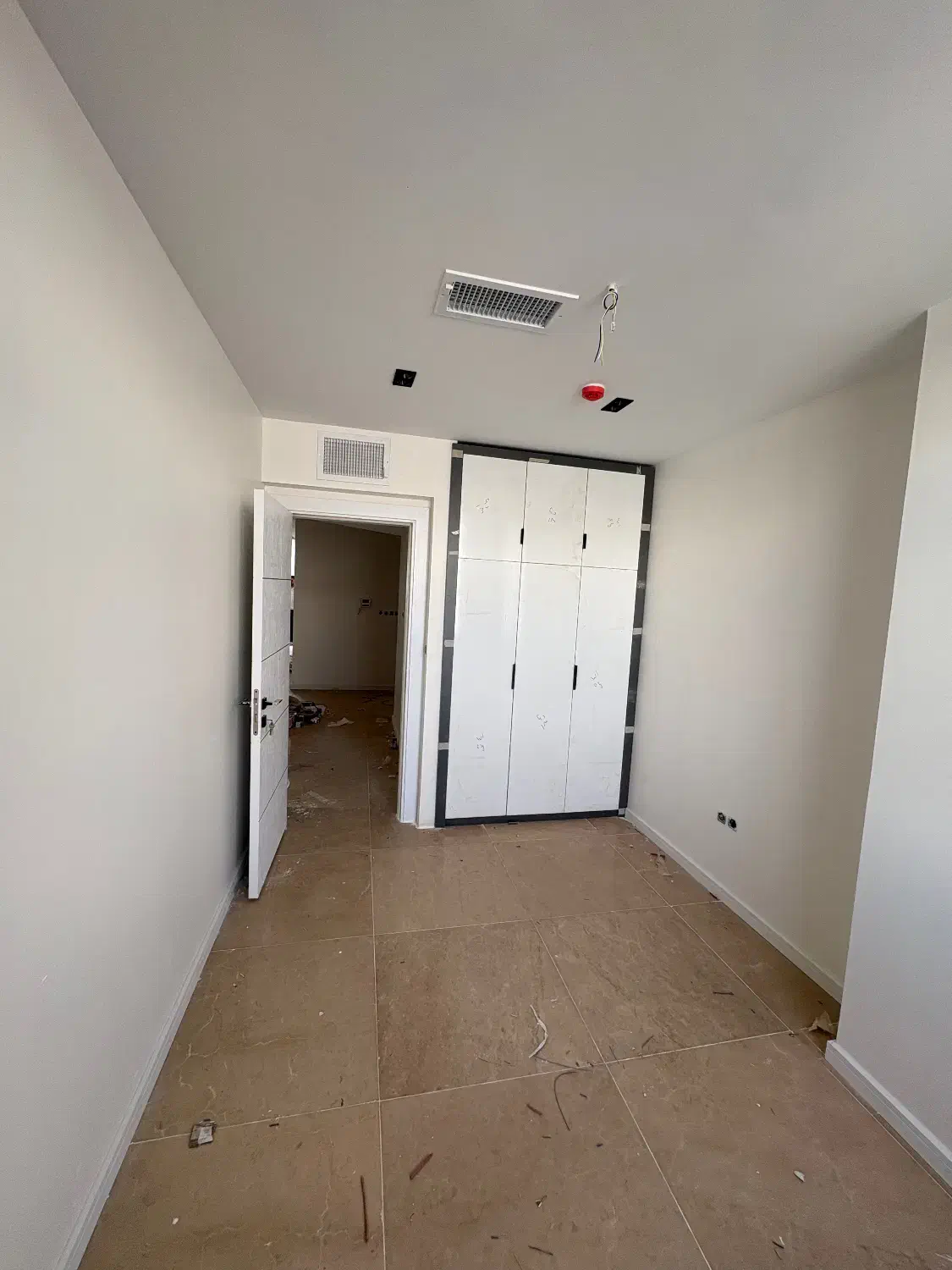 ۱۴۰ متر ۳ خواب ژورنالی کلید نخورده/ ویو مشجر میدان