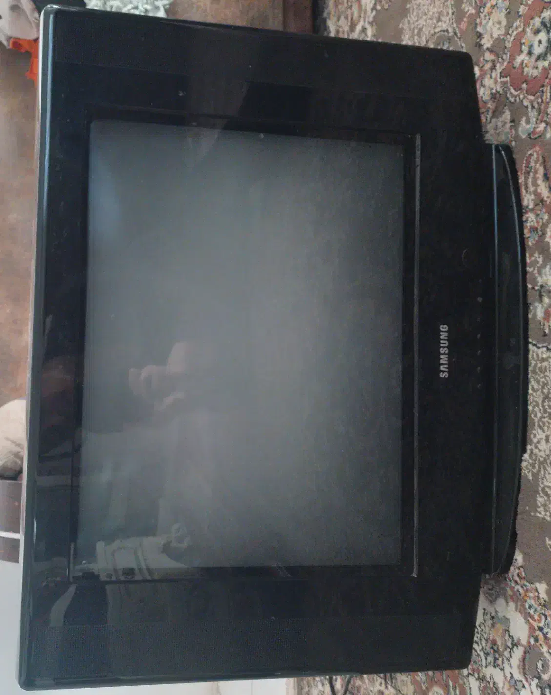 تلوزیون ۲۱ اینچ|تلویزیون و پروژکتور|رشت, پسیخان|دیوار