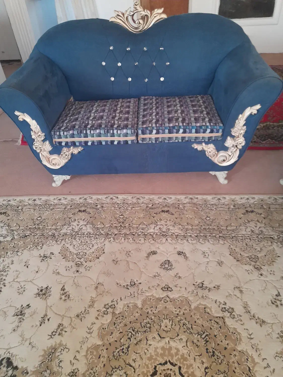 فروش مبل هفت نفره دست دوم|مبلمان خانگی و میز عسلی|رشت, خرسندی|دیوار