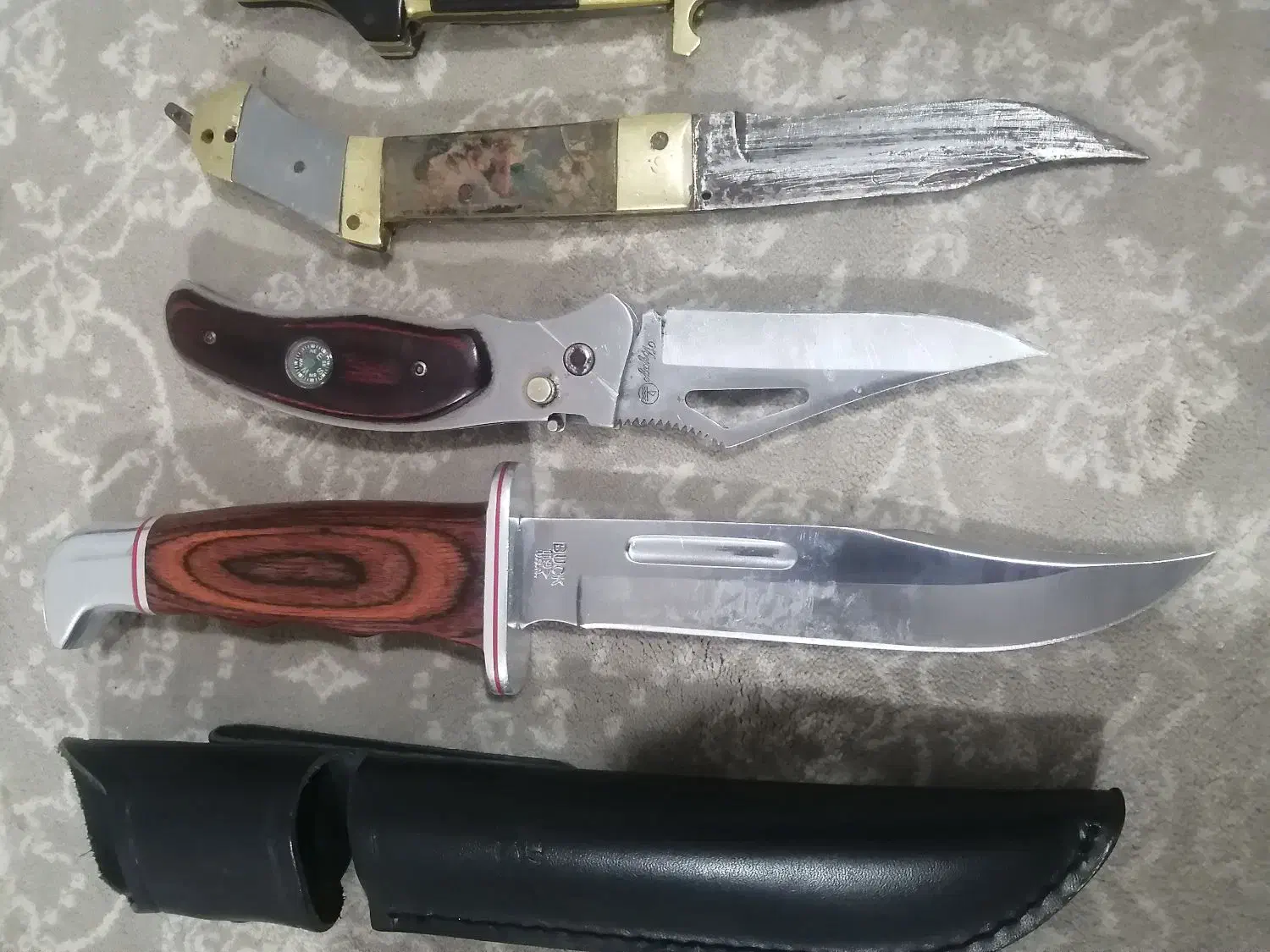 چاقو کلکسیونی|کلکسیون اشیاء عتیقه|صدرا-فارس, فاز ۲|دیوار