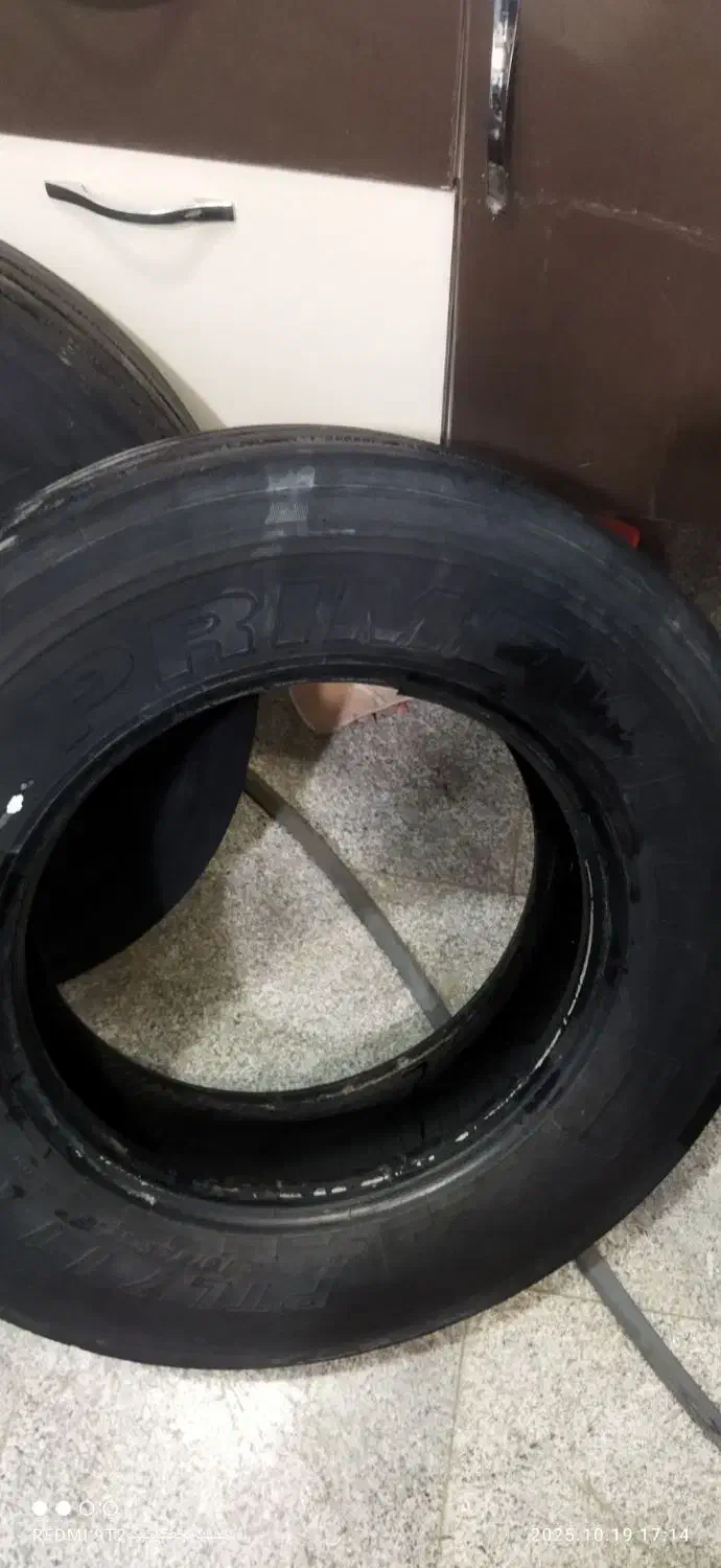 لاستیک 215/75R17.5 تیوبلس نیسان 45%سالم|قطعات یدکی و لوازم جانبی|سبزوار, قصبه شرقی|دیوار