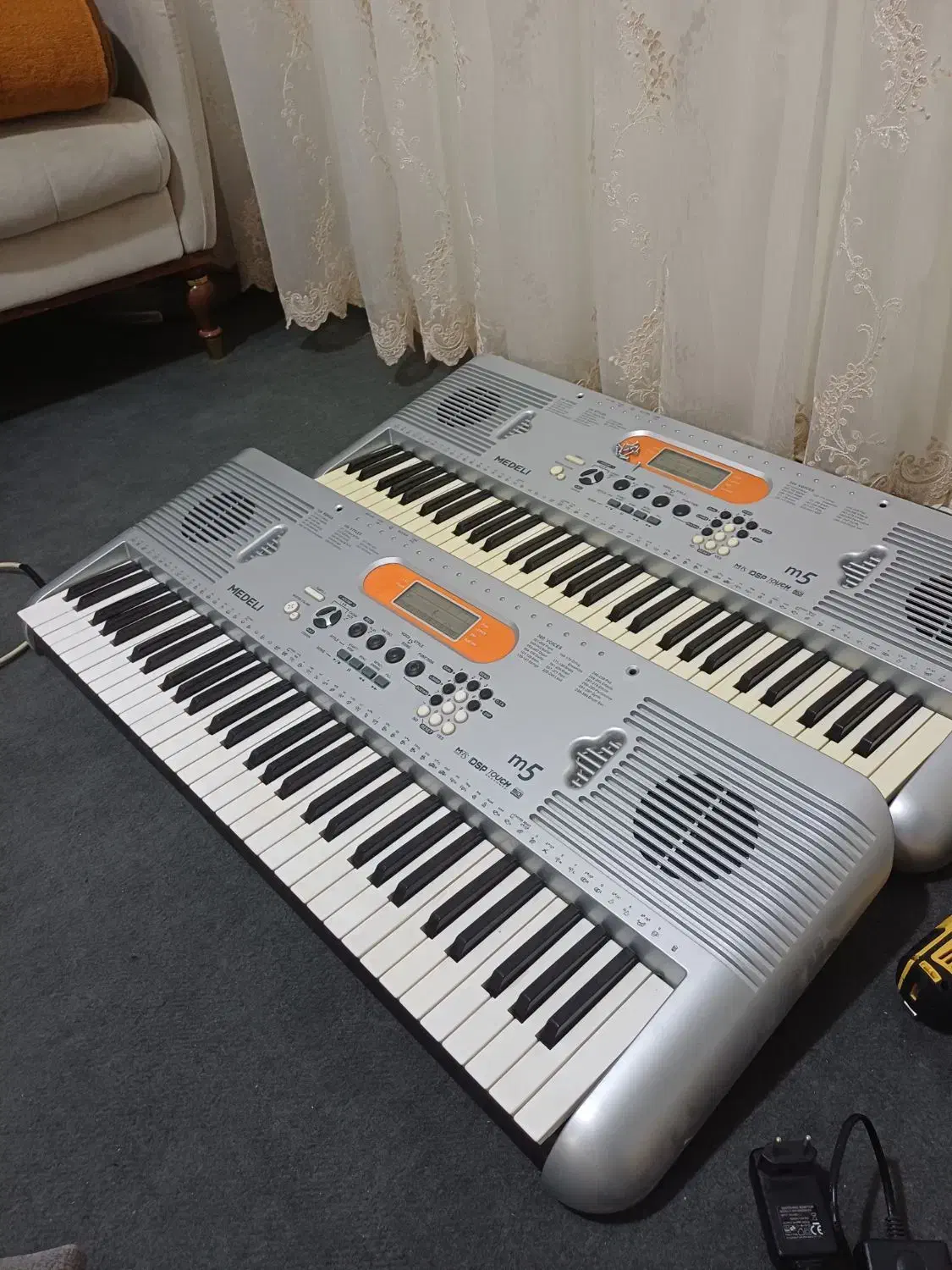 ۲ عدد ارگ مدلی m5 تاچ دار|پیانو، کیبورد، آکاردئون|تهران, نیروی هوایی (پیروزی)|دیوار