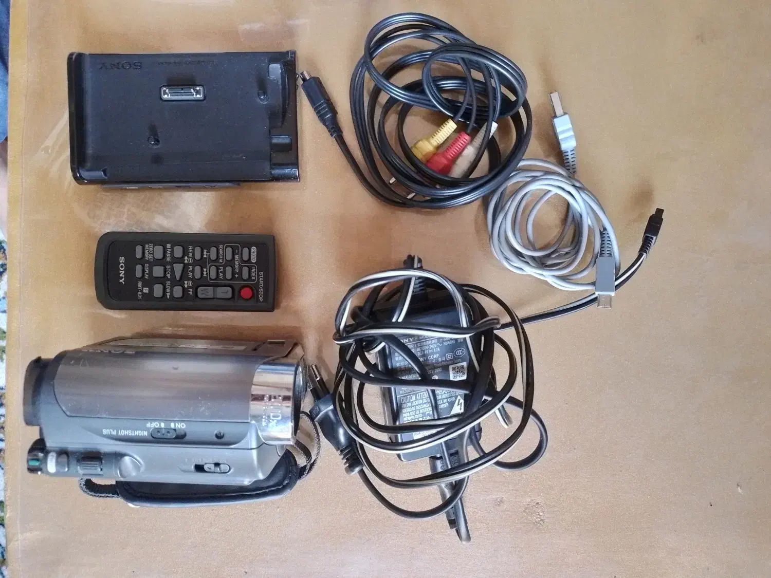 دوربین عکاسی و فیلمبرداری برند سونی|دوربین عکاسی و فیلمبرداری|اندیشه, شهرک کوثر|دیوار