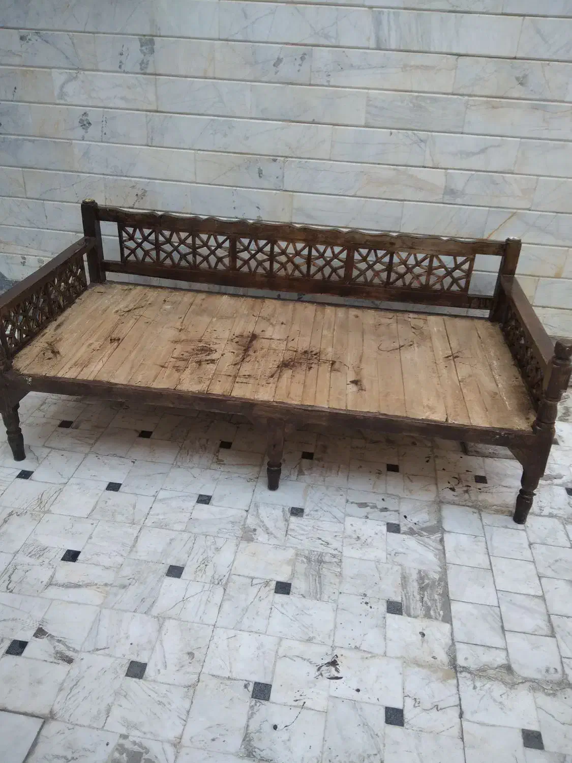 تخت سنتی|تخت و سرویس خواب|قم, باغ شریفی|دیوار