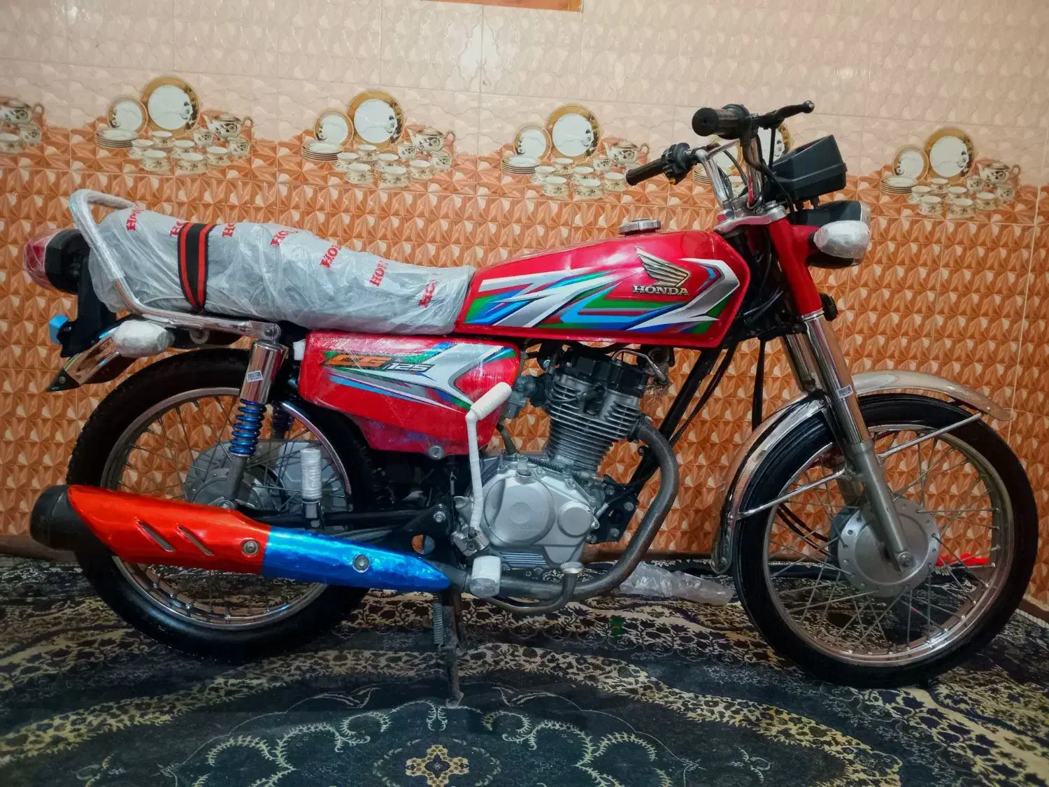 ونتوفایف|موتورسیکلت|پارود, |دیوار