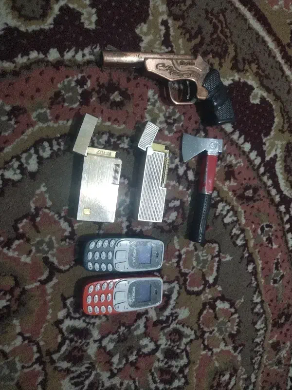 دوتا مینی گوشی با چندتا فندک|موبایل|اصفهان, لاله|دیوار