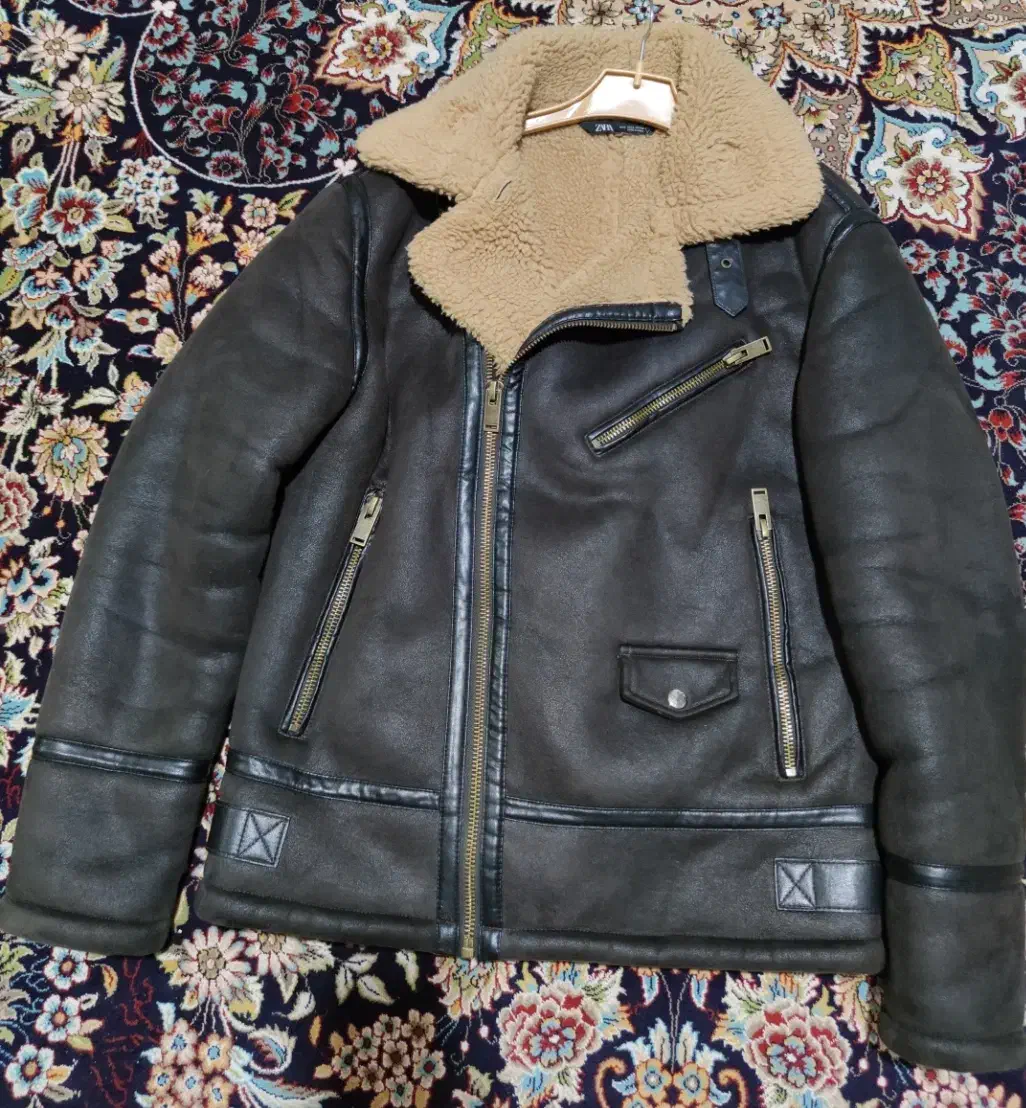 کاپشن بوفالو اصل|لباس|دماوند, گیلاوند|دیوار