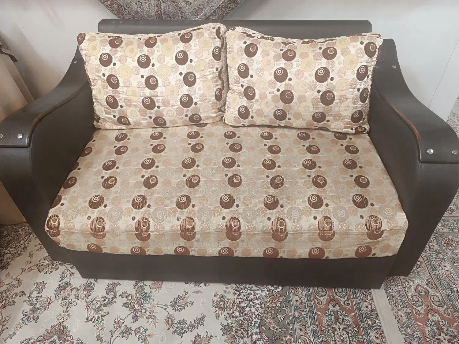 مبل راحتی زیبا|مبلمان خانگی و میز عسلی|قم, باجک دو|دیوار