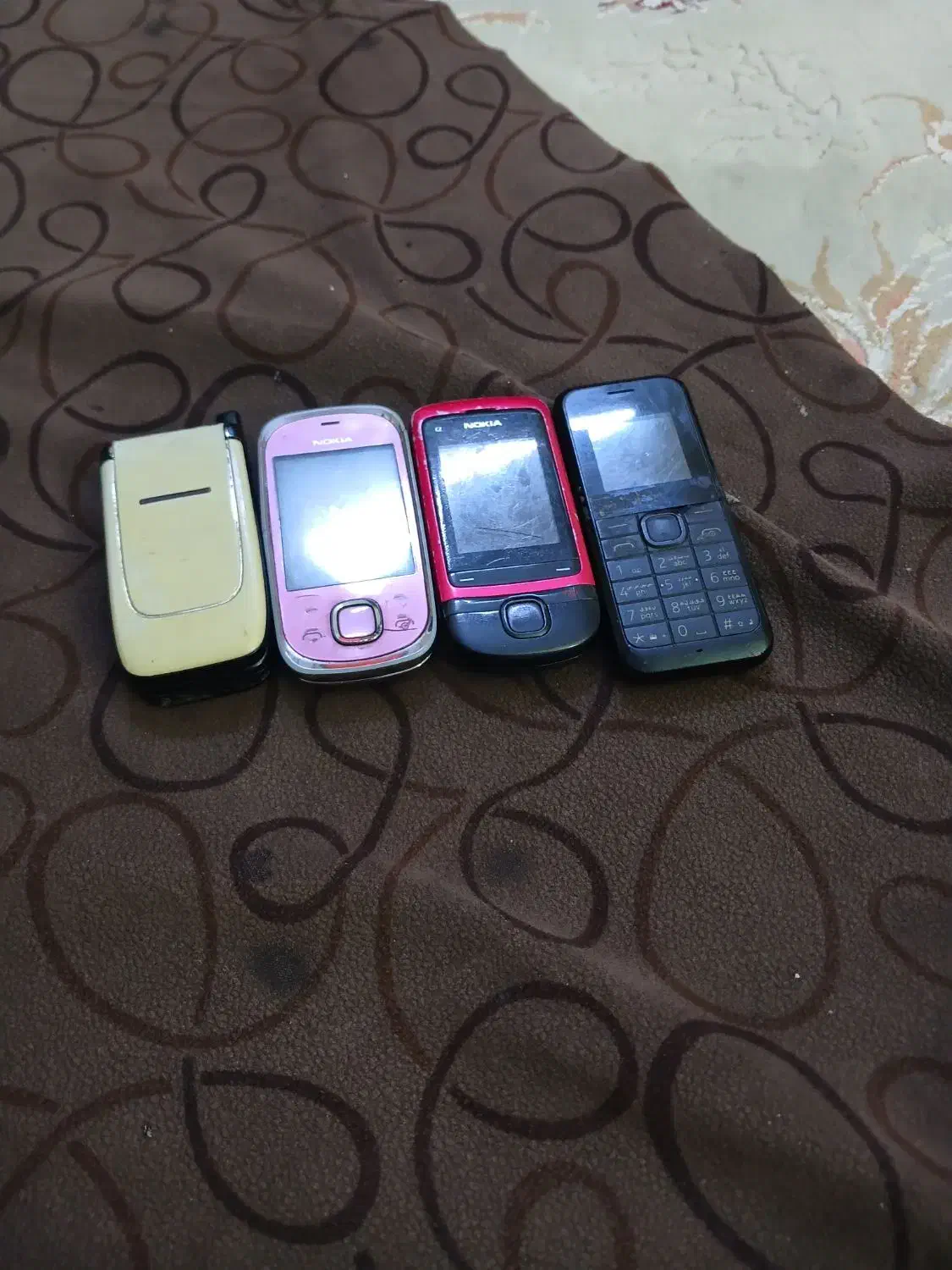 گوشی ساده سالم به شرط|موبایل|تهران, تهرانپارس غربی|دیوار