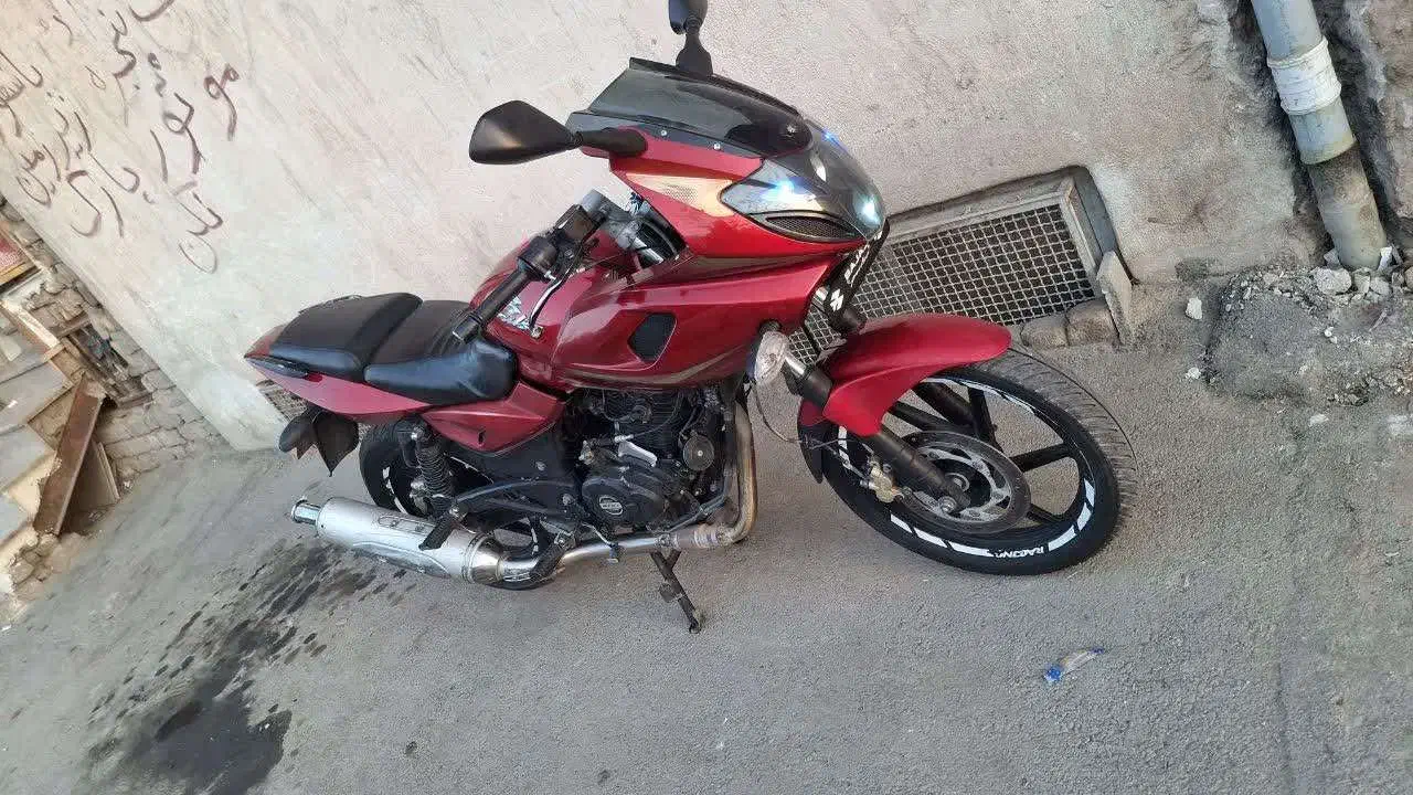 موتور پالس 220 مدل 92|موتورسیکلت|قم, شهرک امام حسن|دیوار