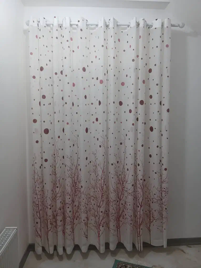 پرده تازه و نو همراه میله پرده|پرده، رانر، رومیزی|ماسال, |دیوار