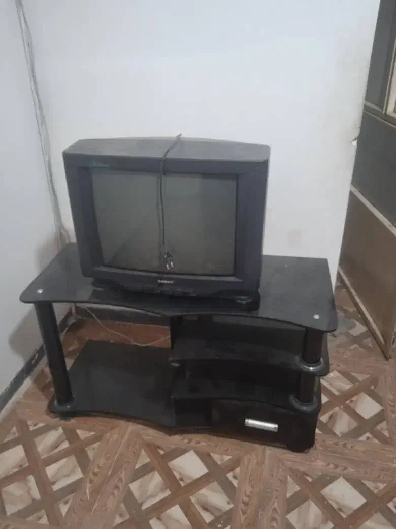 تلویزیون 21اینچ مارک صنام500مقطوع|تلویزیون و پروژکتور|ورامین, خیر آباد|دیوار