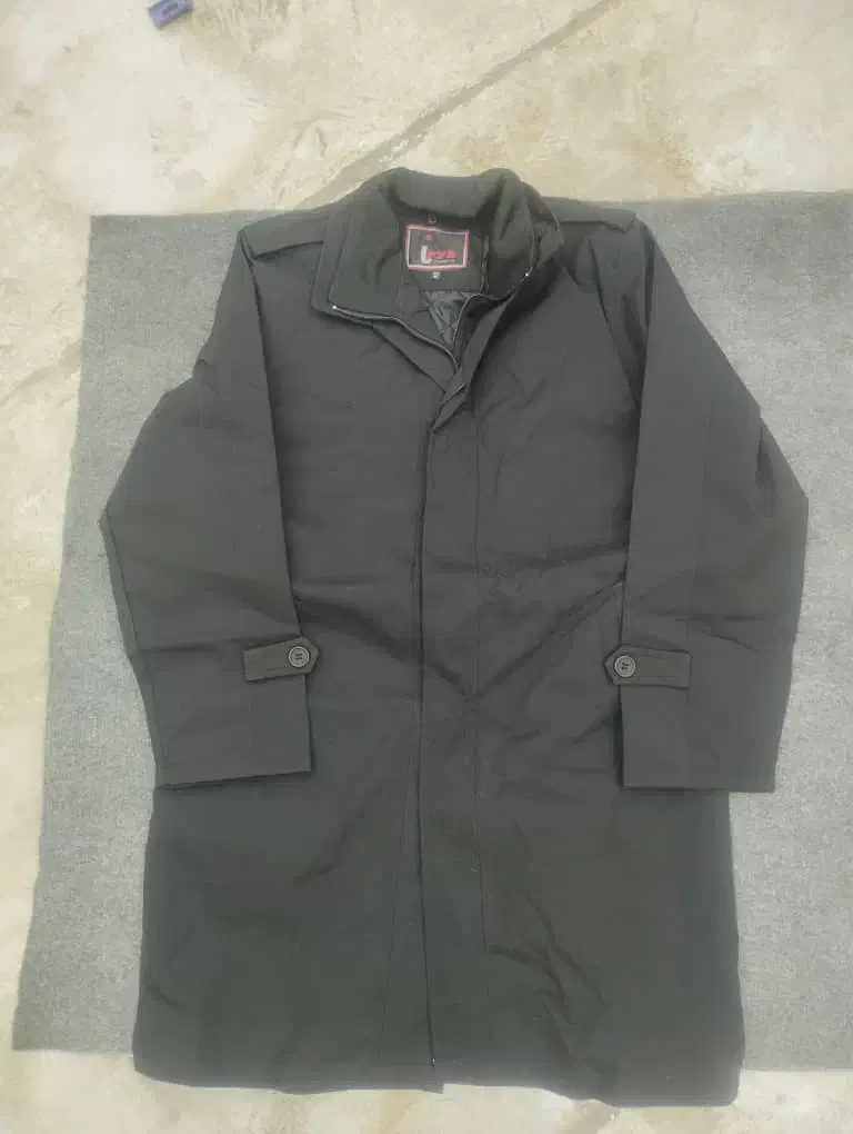 پالتو بارانی|لباس|رباط‌کریم, نصیرشهر|دیوار