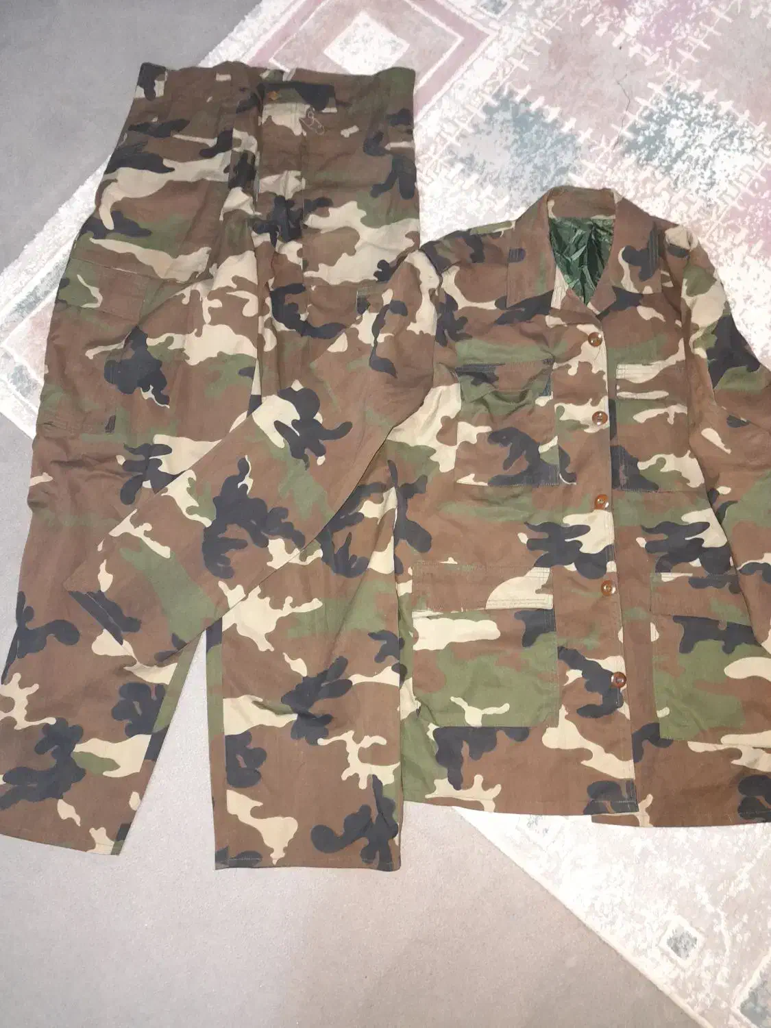 کاپشن مردانه ۲۰۰ت، لباس و شلوار پلنگی ۳۰۰ت|لباس|مشهد, طبرسی شمالی|دیوار