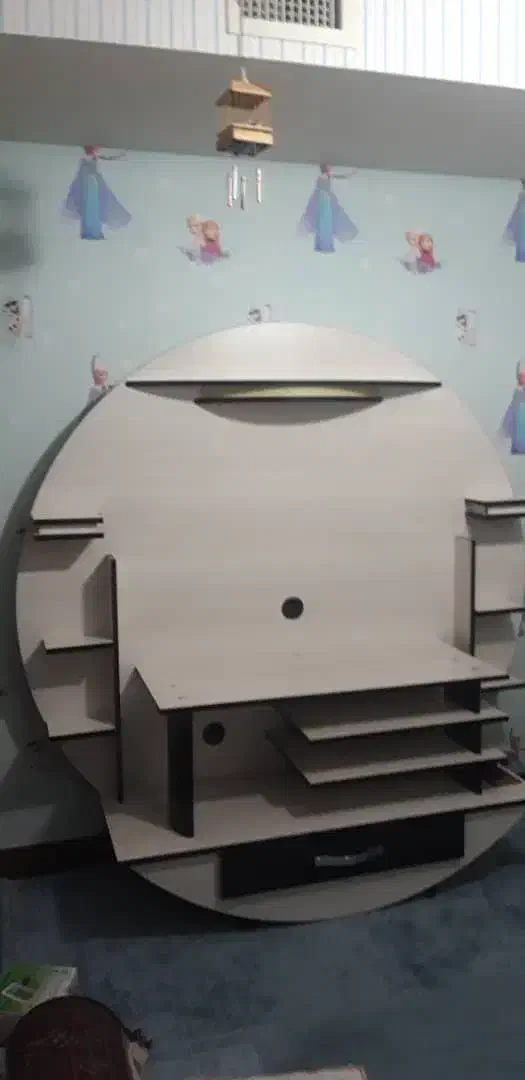 میز تلویزیون|میز تلویزیون|تهران, آبشار تهران (دریاچه)|دیوار