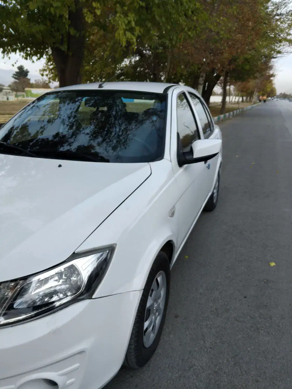 ساینا۹۸بدون رنگ درجه یک|خودرو سواری و وانت|بروجرد, |دیوار