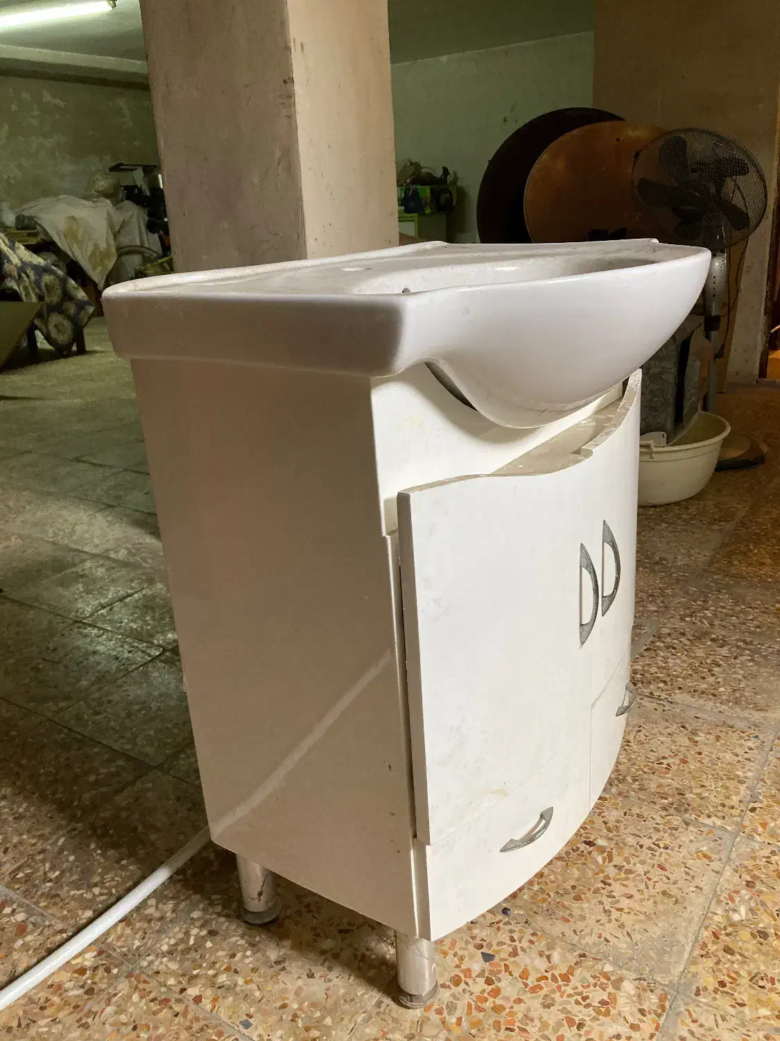 روشویی با کنسول MDF|لوازم سرویس بهداشتی|آمل, |دیوار