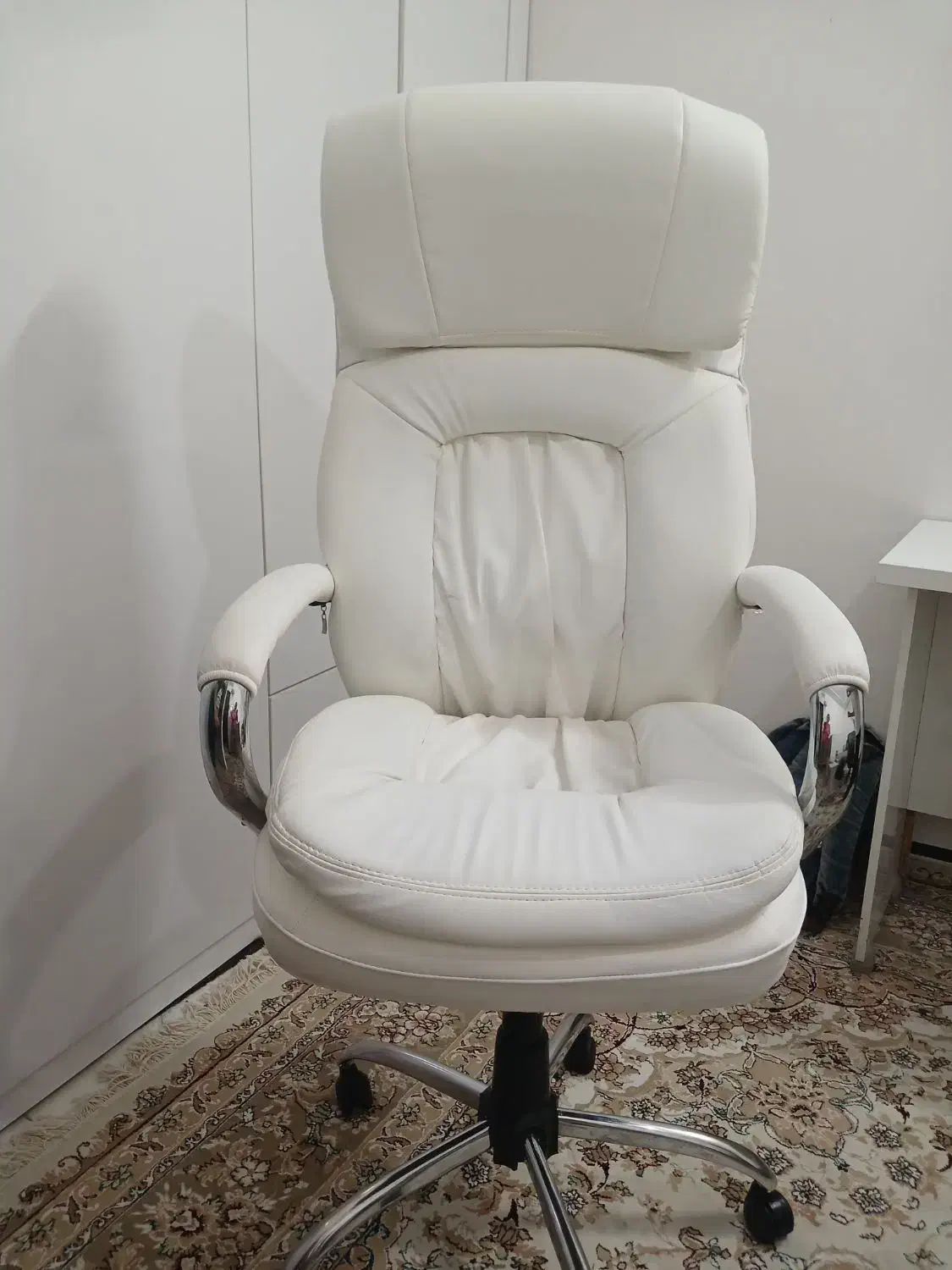 صندلی مدیریت|مبلمان اداری|گلبهار, شهر جدید گلبهار|دیوار