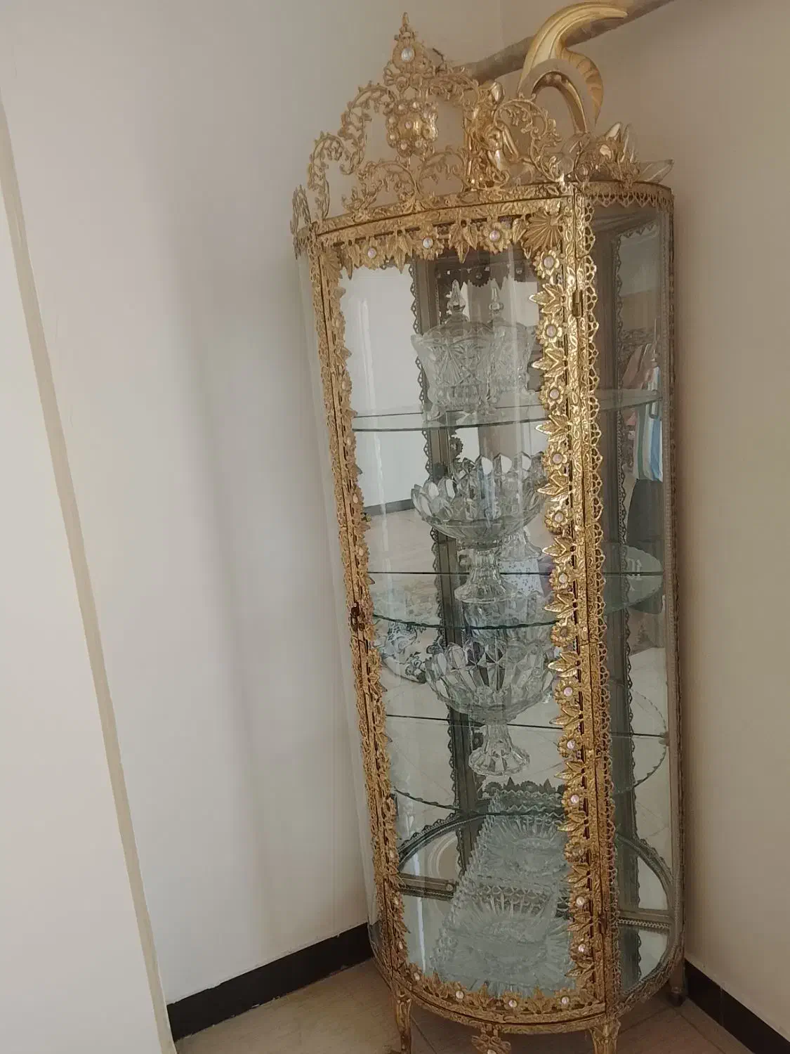 بوفه زیر تلویزیونی و سماور زغالی|بوفه، ویترین، کنسول|باغستان, |دیوار