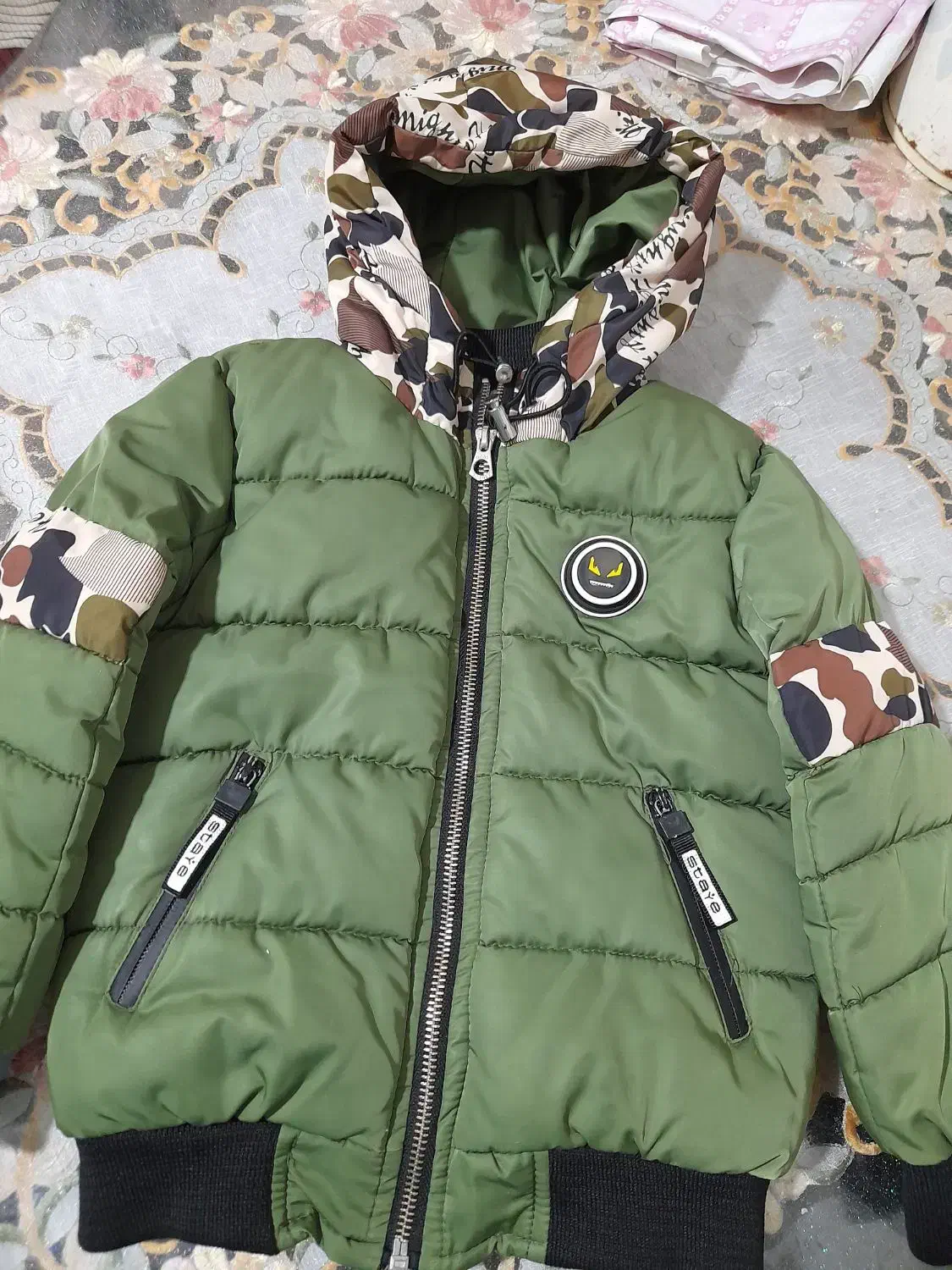 کاپشن بچگانه ضخیم و چراغ دار،مناسب ۱تا ۳ سال|کفش و لباس بچه|اسلام‌شهر, صادقیه|دیوار