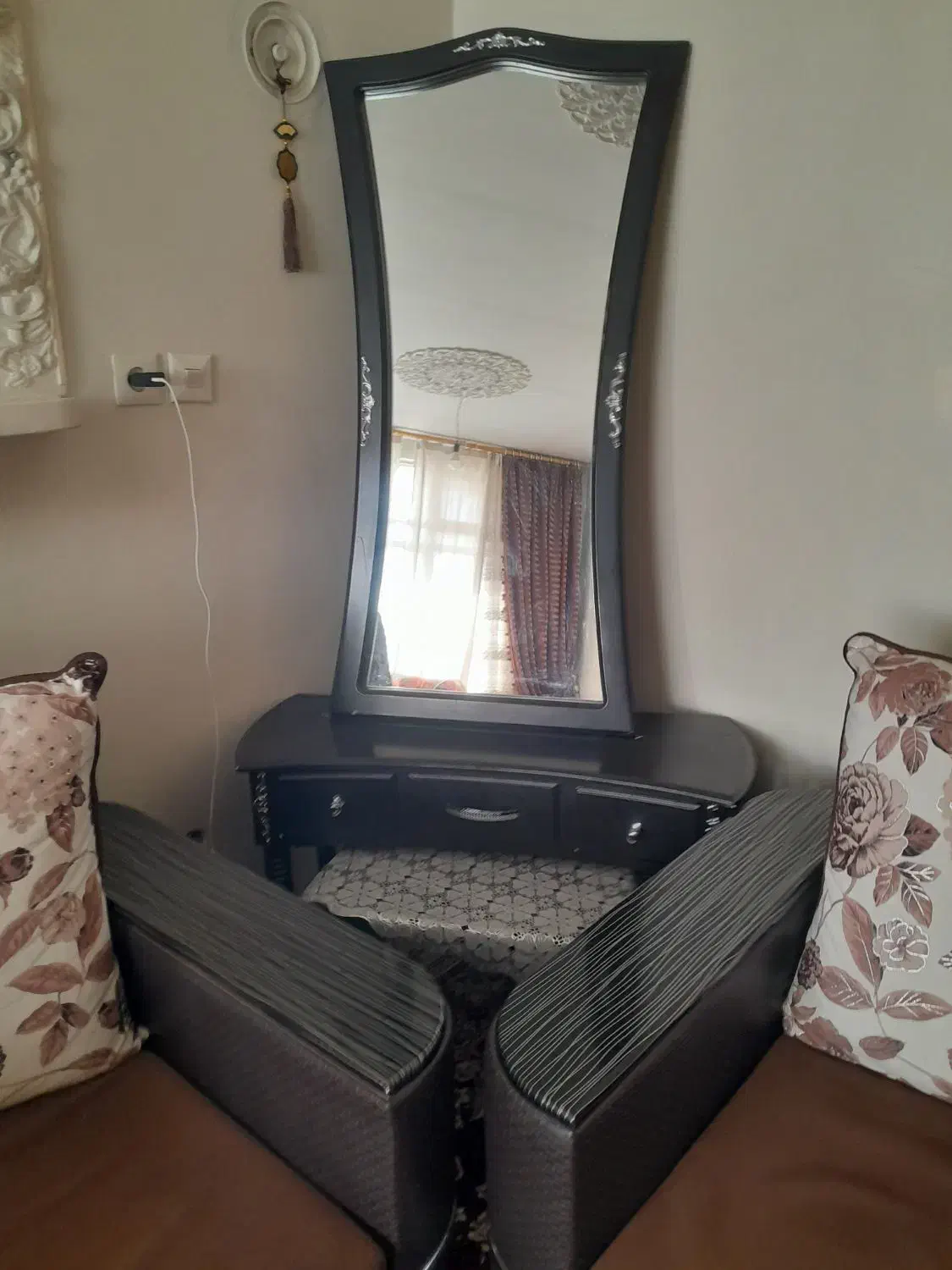 آیینه ومیز ارایش|آینه|ساوه, |دیوار