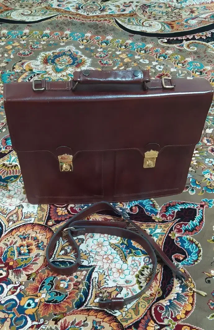 کیف چرمی|کیف، کفش، کمربند|قم, زاویه|دیوار