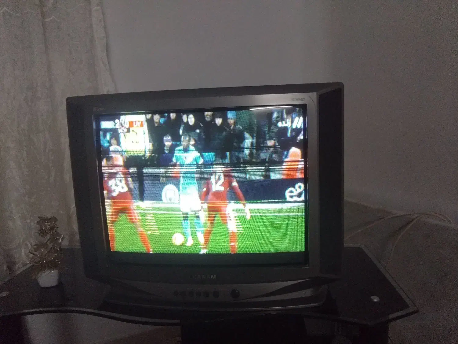 یک عدد روشویی و یک عدد تلویزیون ۲۱ اینچ|تلویزیون و پروژکتور|اشتهارد, |دیوار