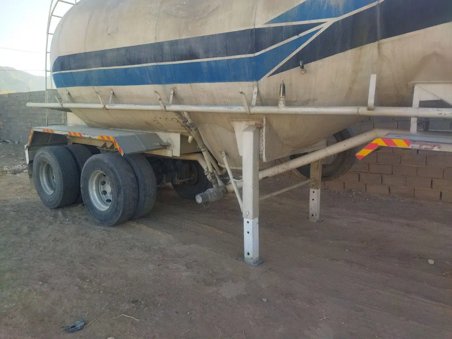 بونکر سیمان|خودرو سنگین|قائن, |دیوار