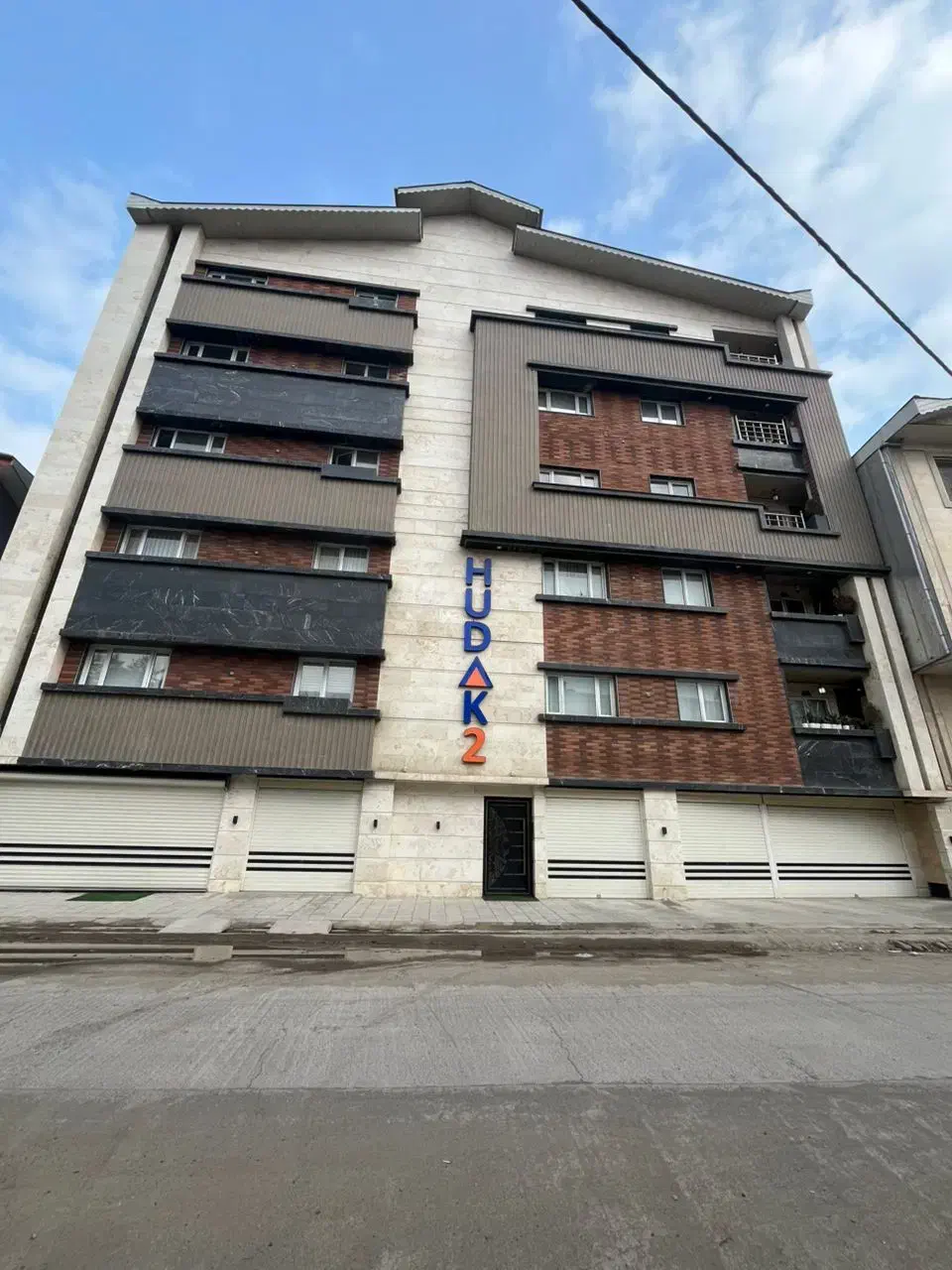 رهن کامل ۶۵۰ / ۹۰ متر با پارکینگ اختصاصی|اجارهٔ آپارتمان|کیاشهر, |دیوار