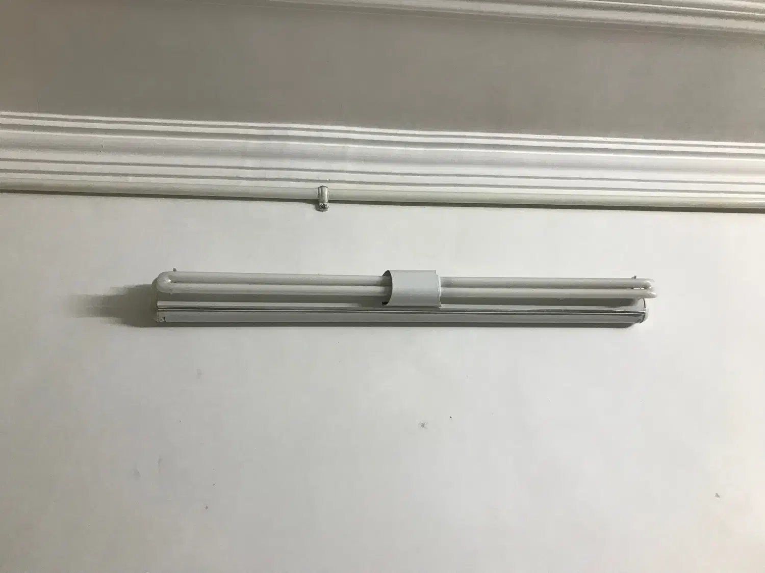 قاب مهتابی سالم و روشنایی/لامپ در حد نو|لامپ و چراغ|اردبیل, |دیوار