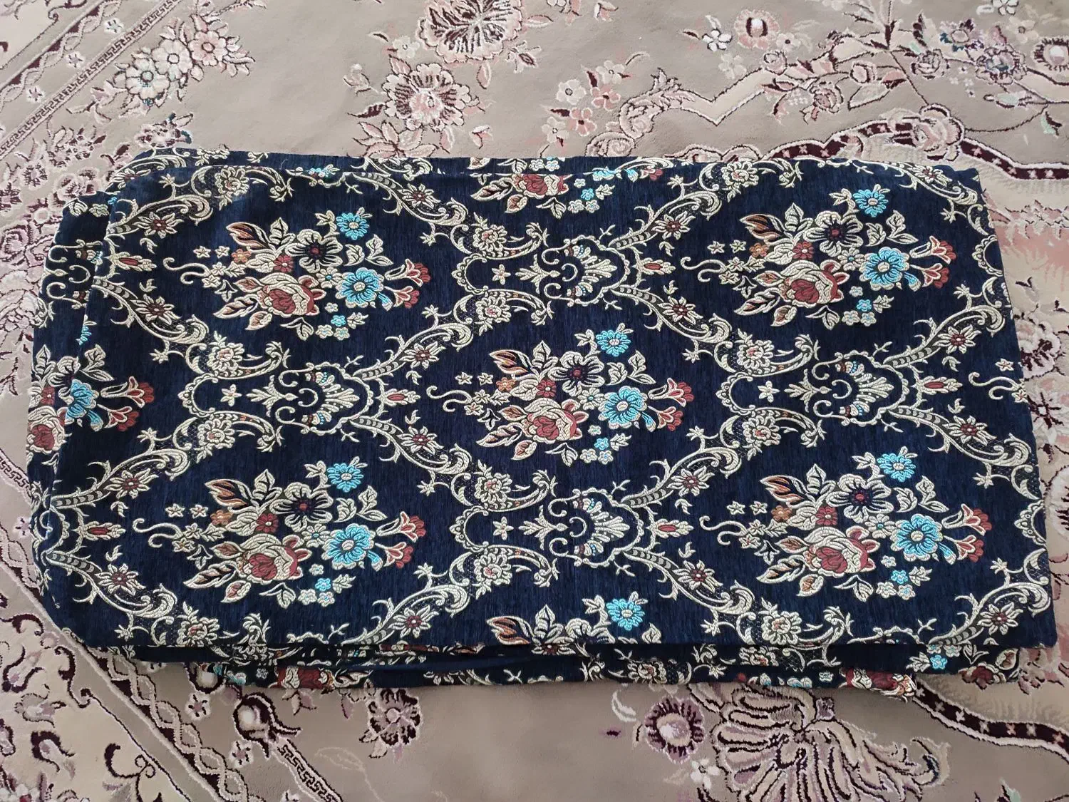 رو پشتی نو نو|پشتی|نورآباد, |دیوار