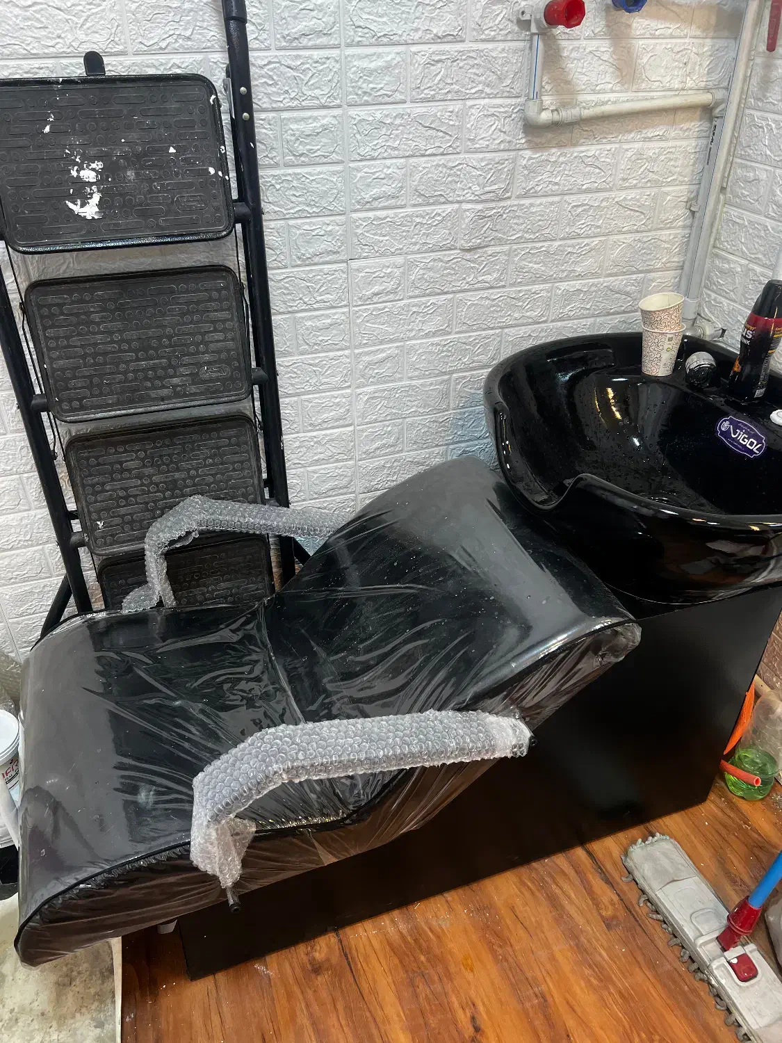 فروش سرشور و صندلی اصلاح و ترولی و اینه پرچم ساحلی|آرایشگاه و سالن‌های زیبایی|تهران, زیبادشت|دیوار