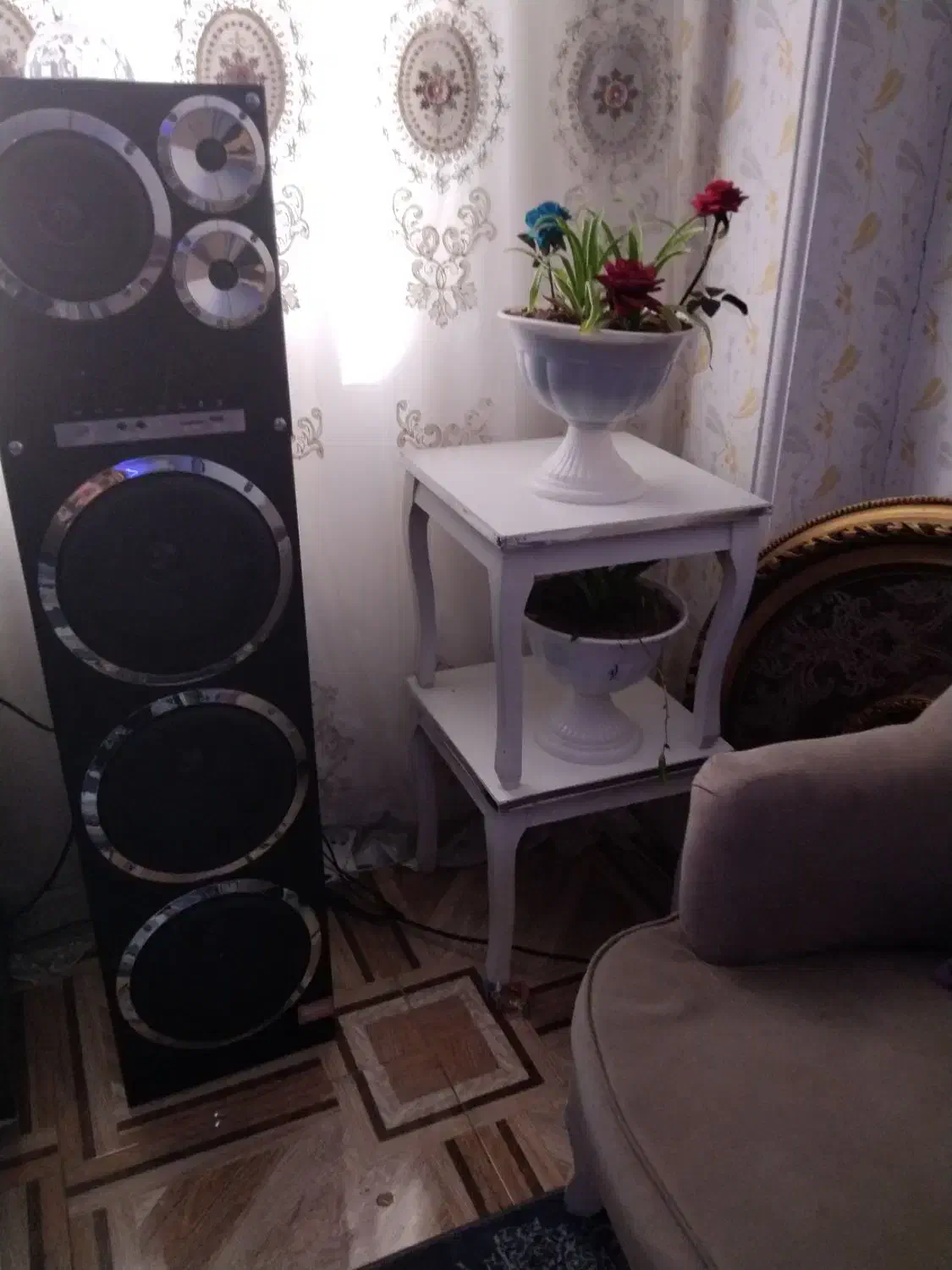 فروشی فوری زیرقیمت تمیزشیک سالم با میز عسلی.ویترین|مبلمان خانگی و میز عسلی|قرچک, پارس سرام|دیوار